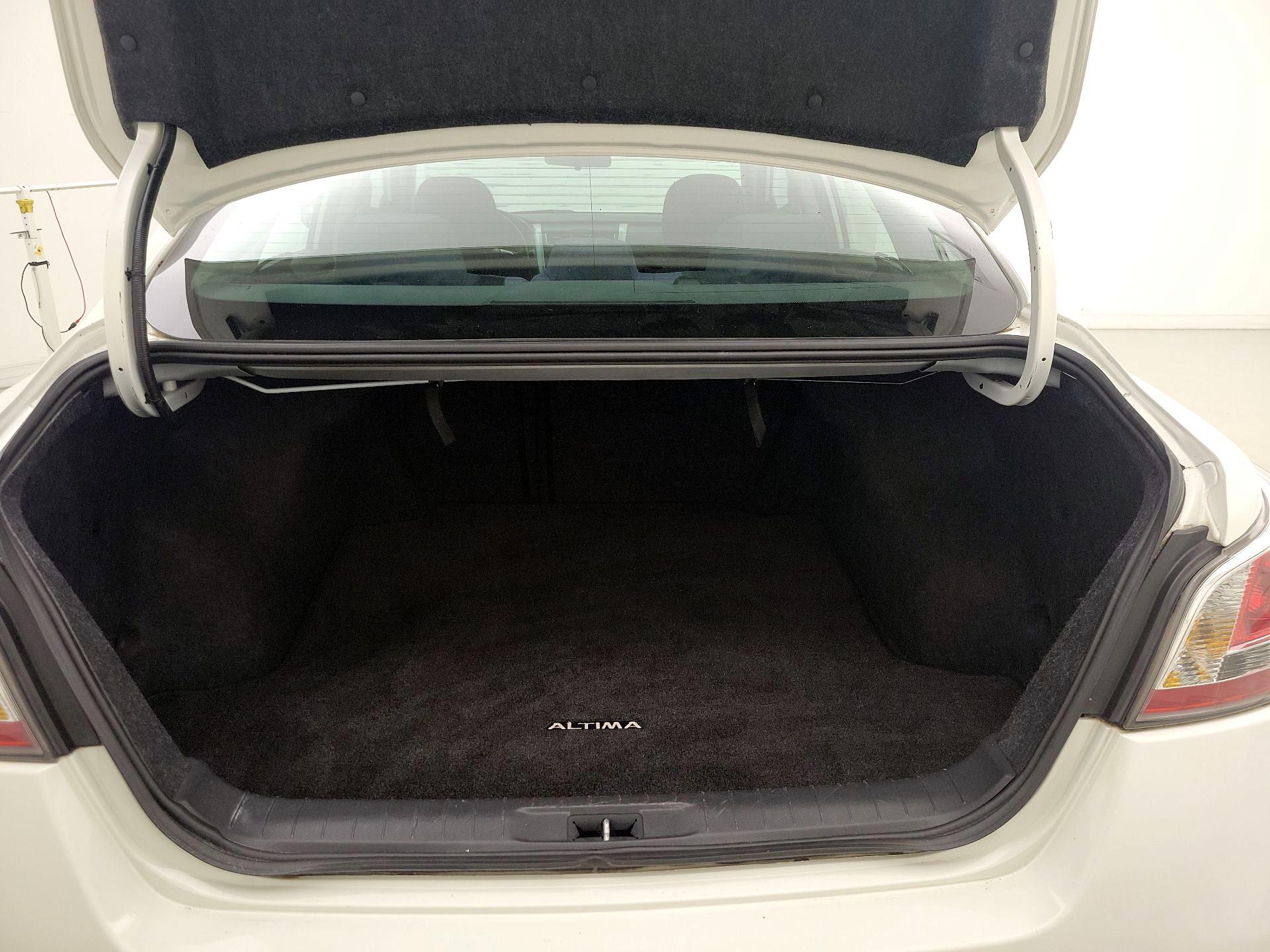 Thumbnail: 2015 Nissan Altima - 20