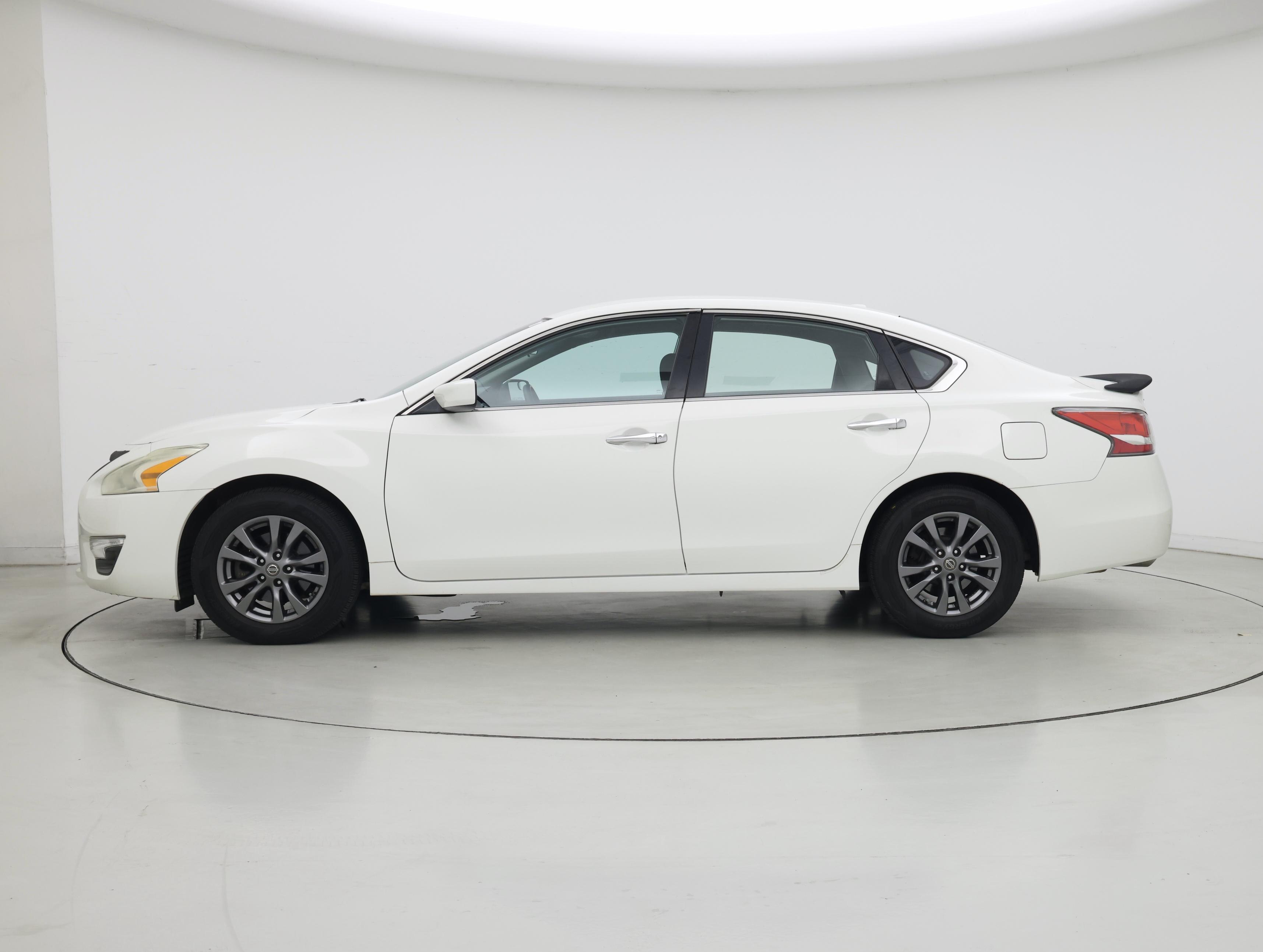 Thumbnail: 2015 Nissan Altima - 3