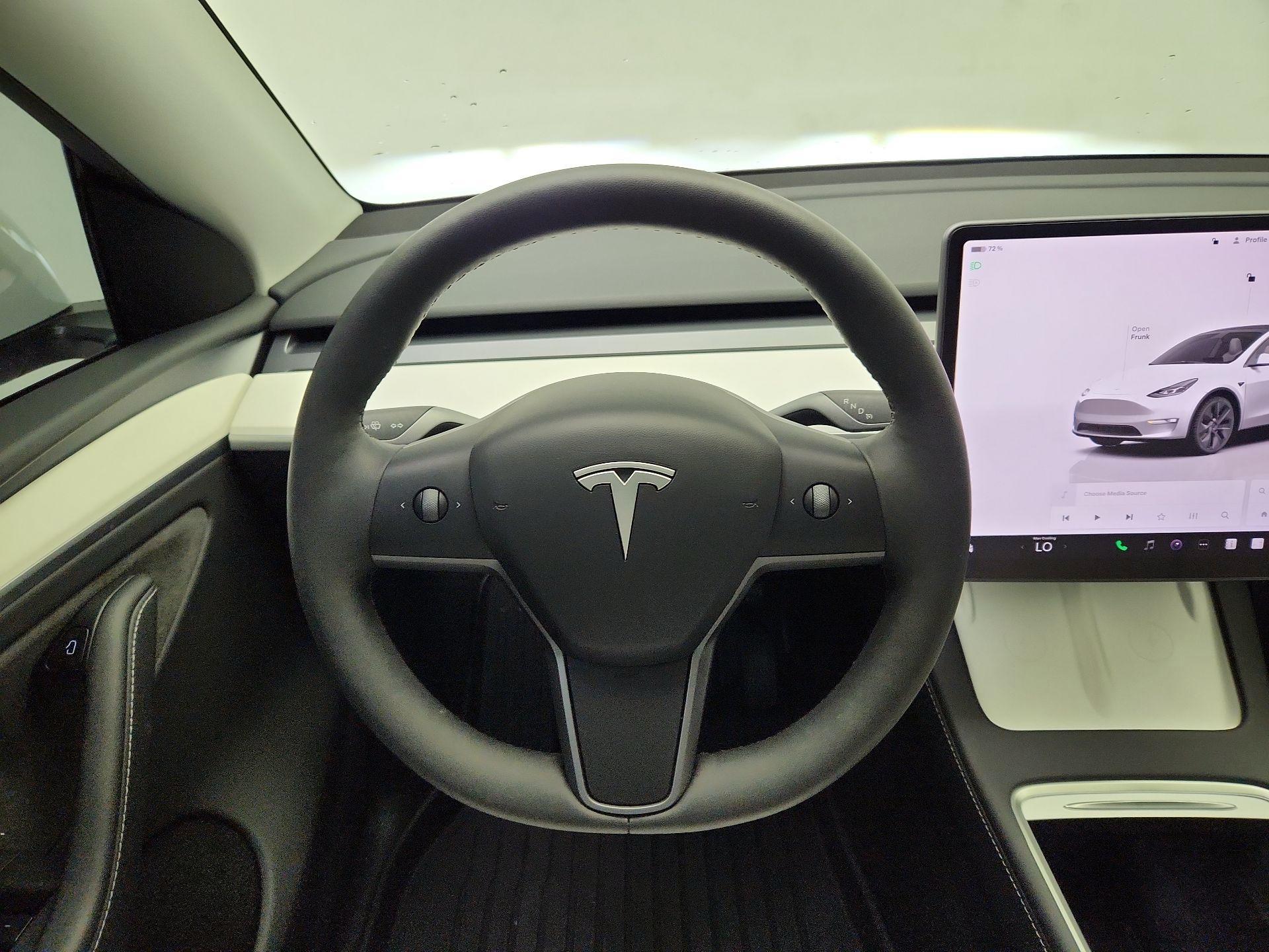 Thumbnail: 2025 Tesla Model Y - 10
