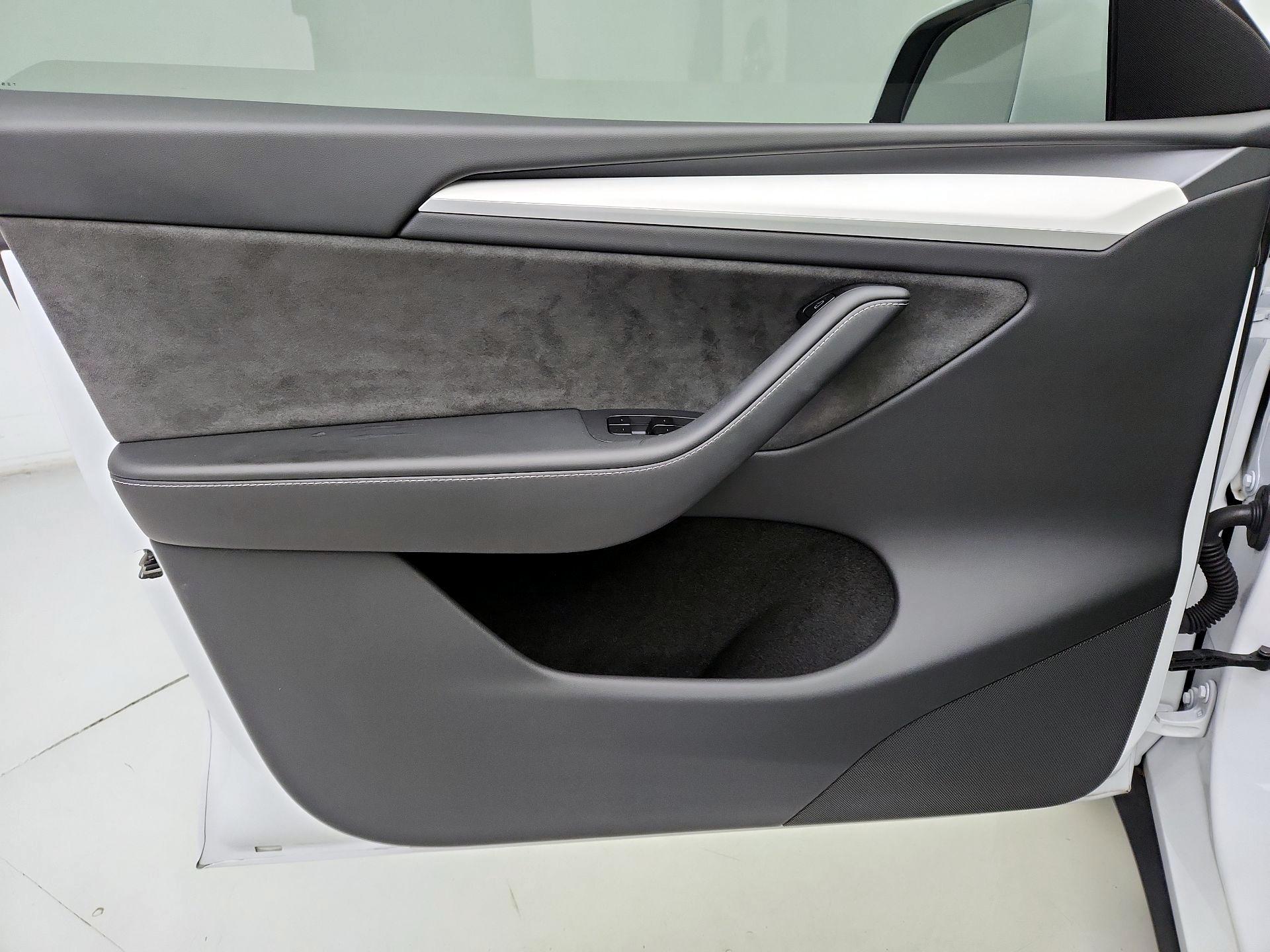 Thumbnail: 2025 Tesla Model Y - 12