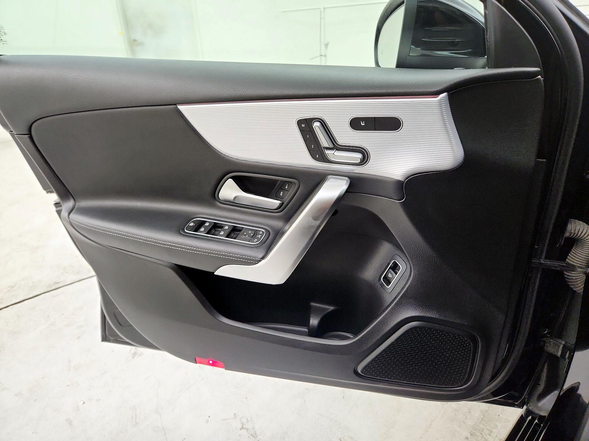 Thumbnail: 2019 Mercedes-Benz A-Class - 12