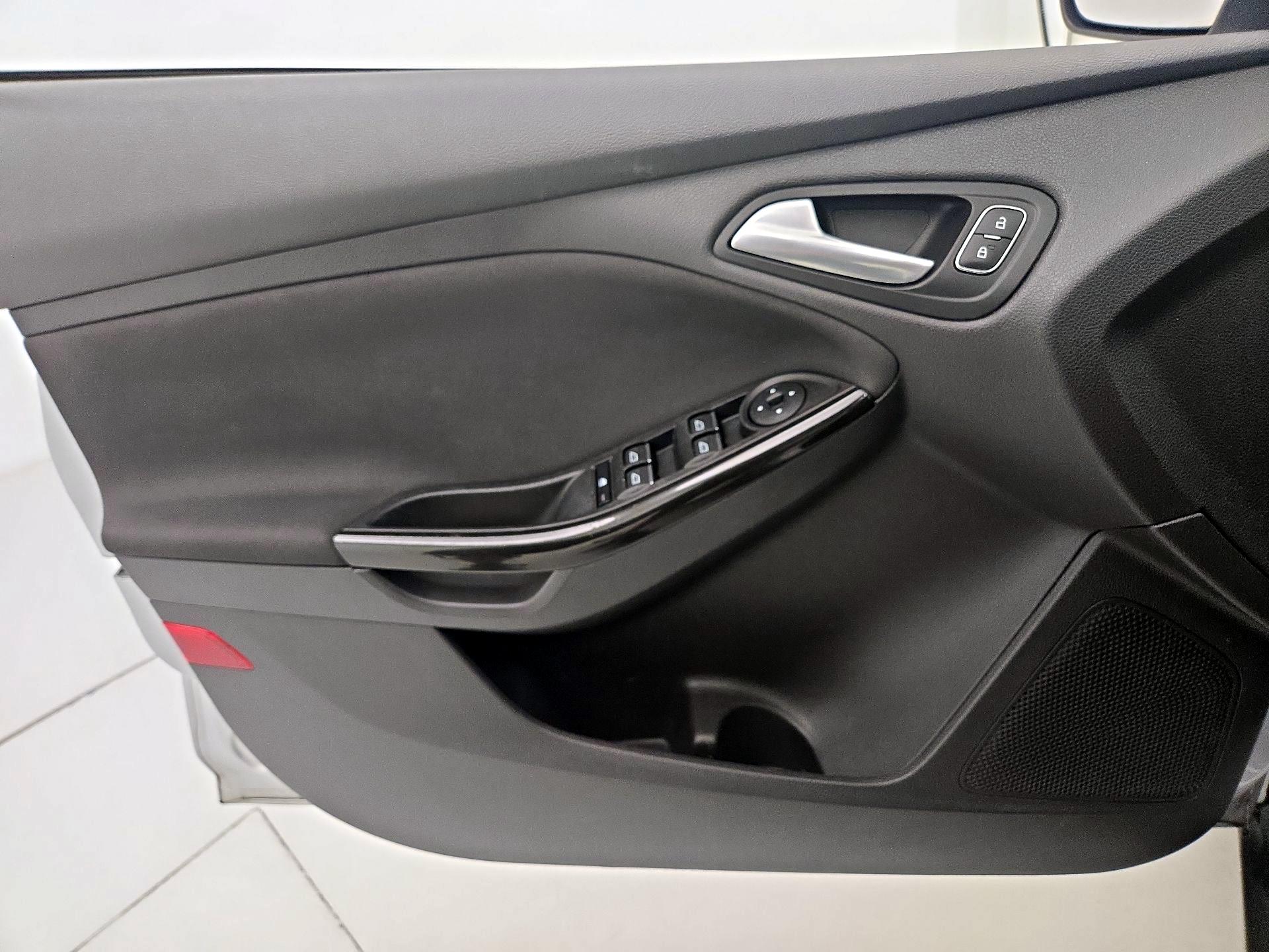 Thumbnail: 2018 Ford Focus - 12