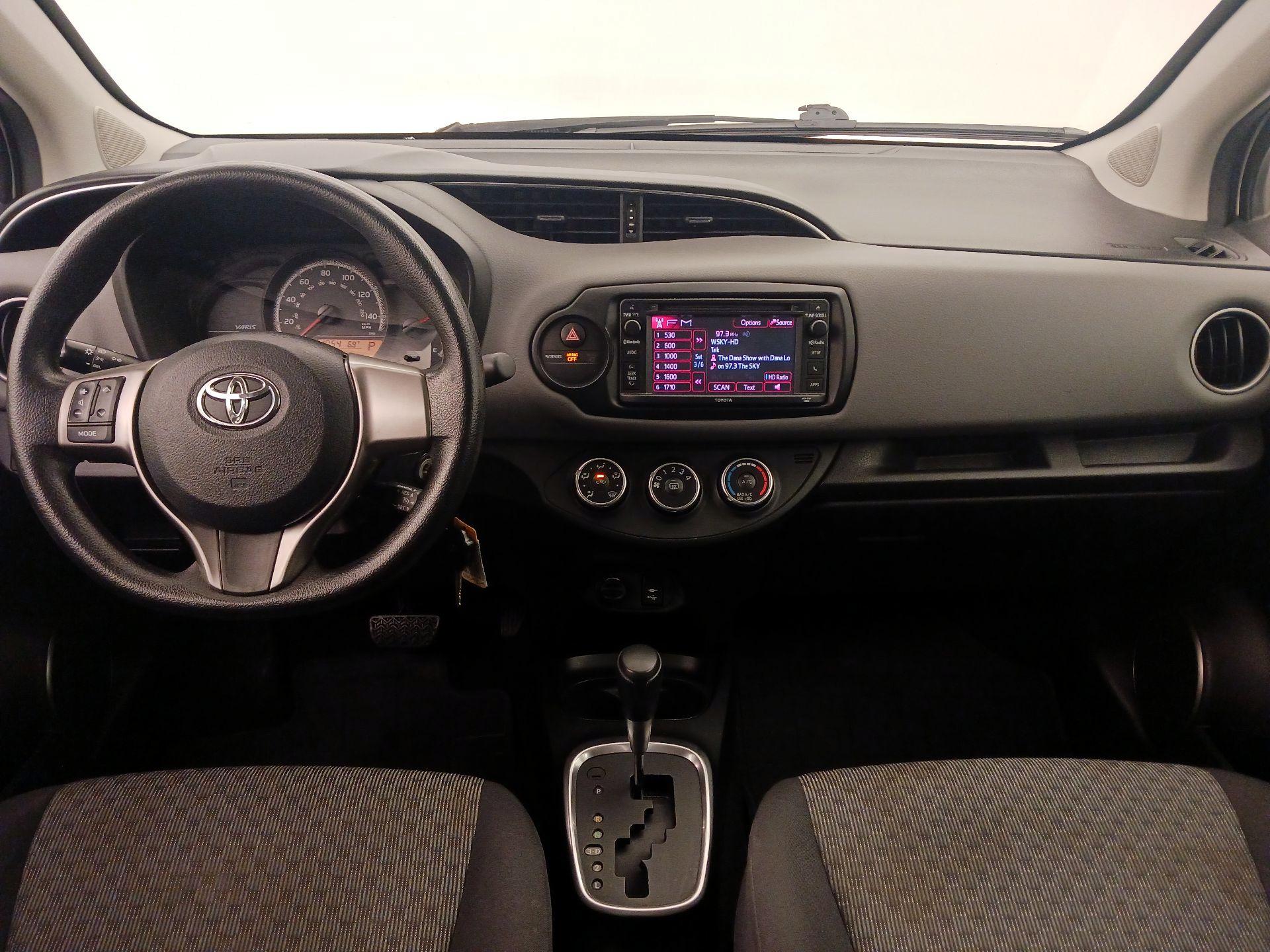 Thumbnail: 2015 Toyota Yaris - 9