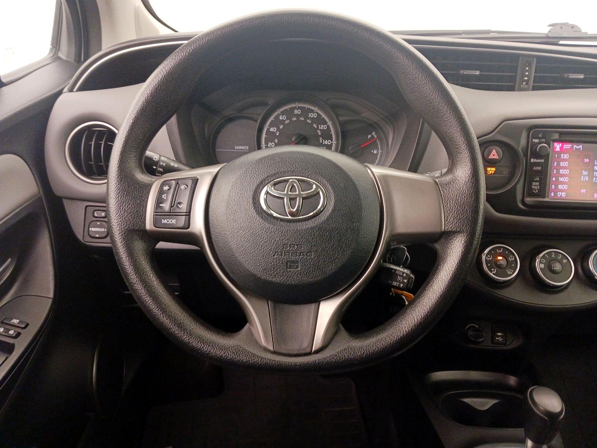 Thumbnail: 2015 Toyota Yaris - 10