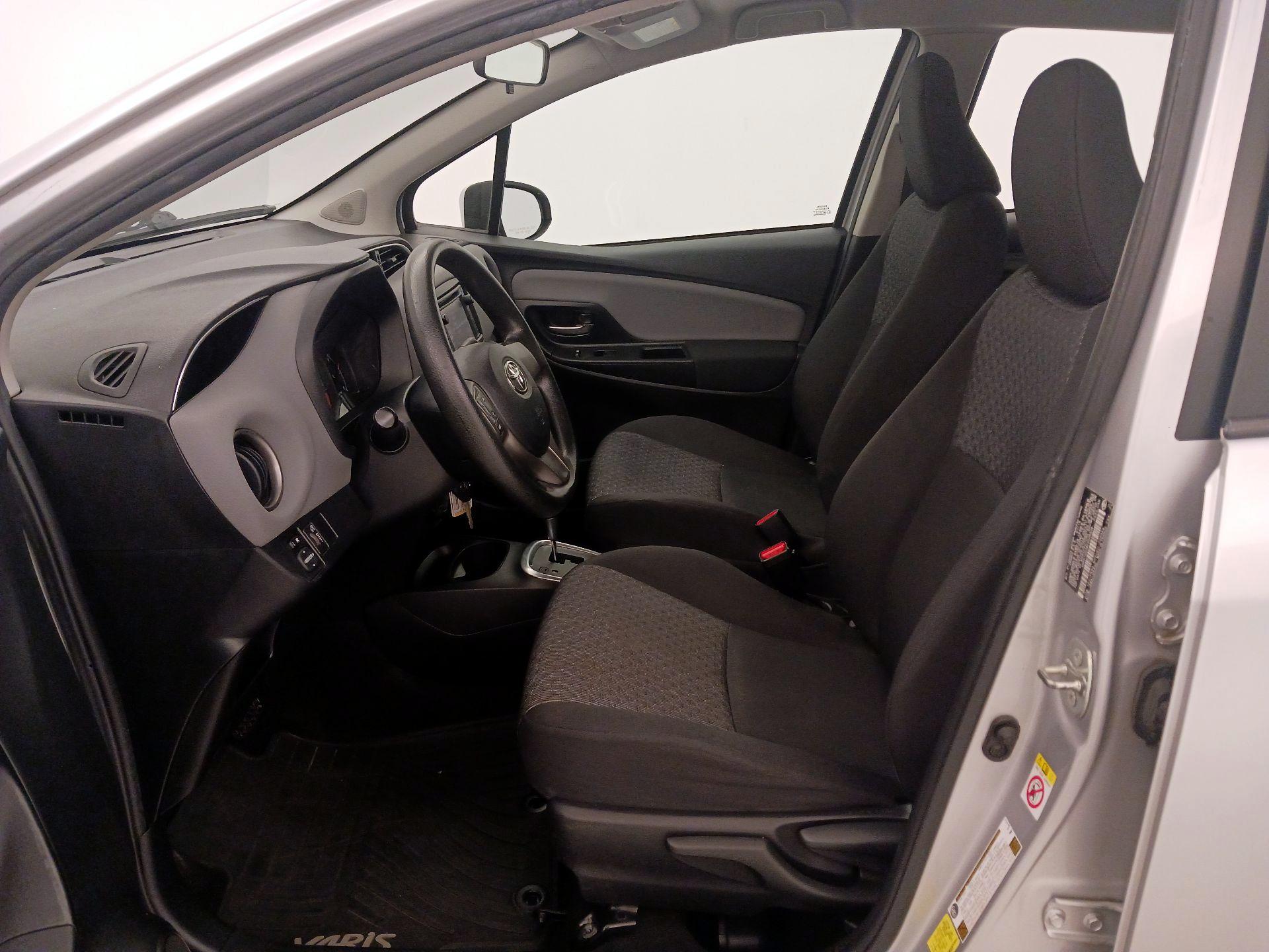 Thumbnail: 2015 Toyota Yaris - 11