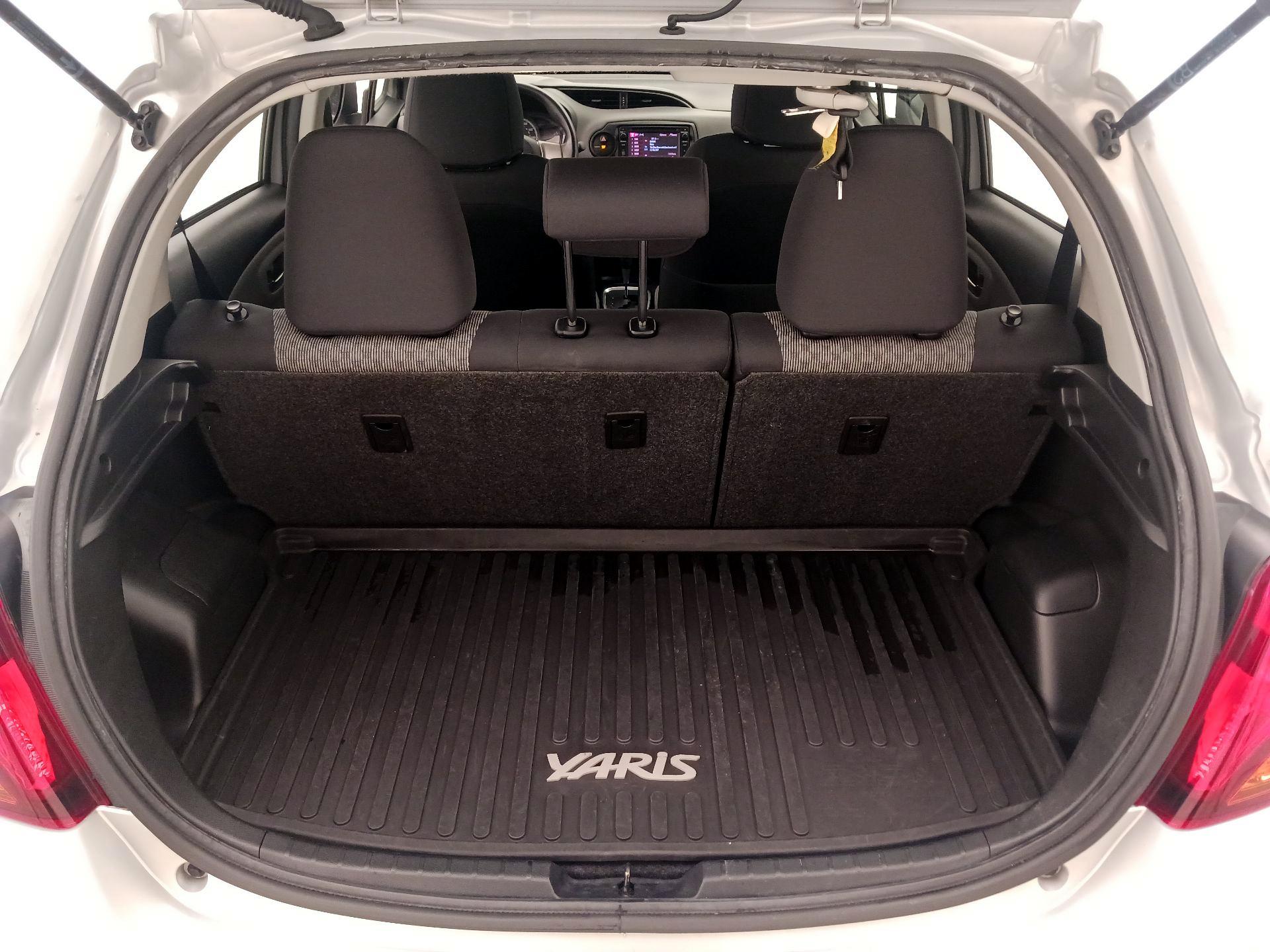 Thumbnail: 2015 Toyota Yaris - 19