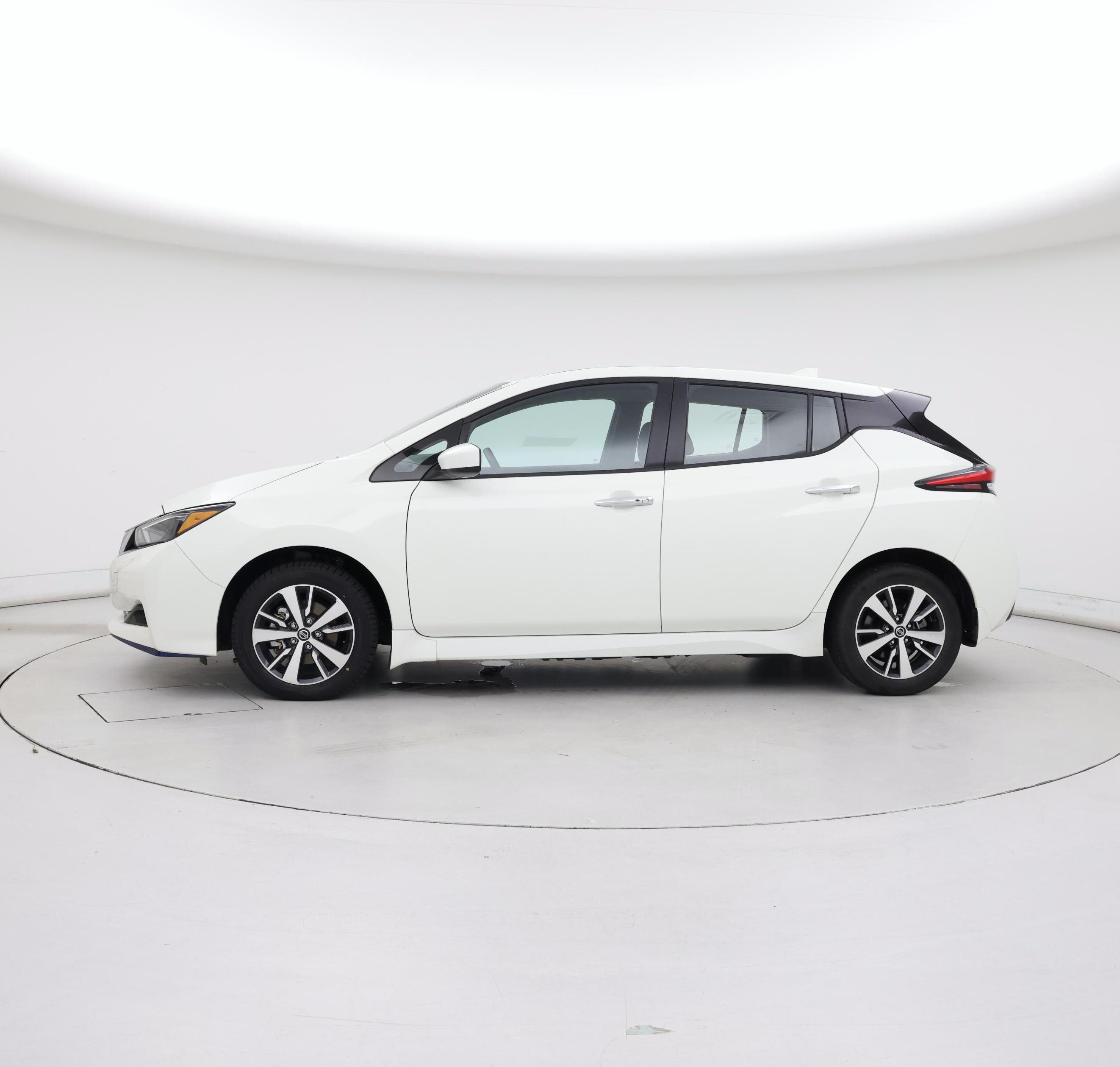 Thumbnail: 2021 Nissan Leaf - 3