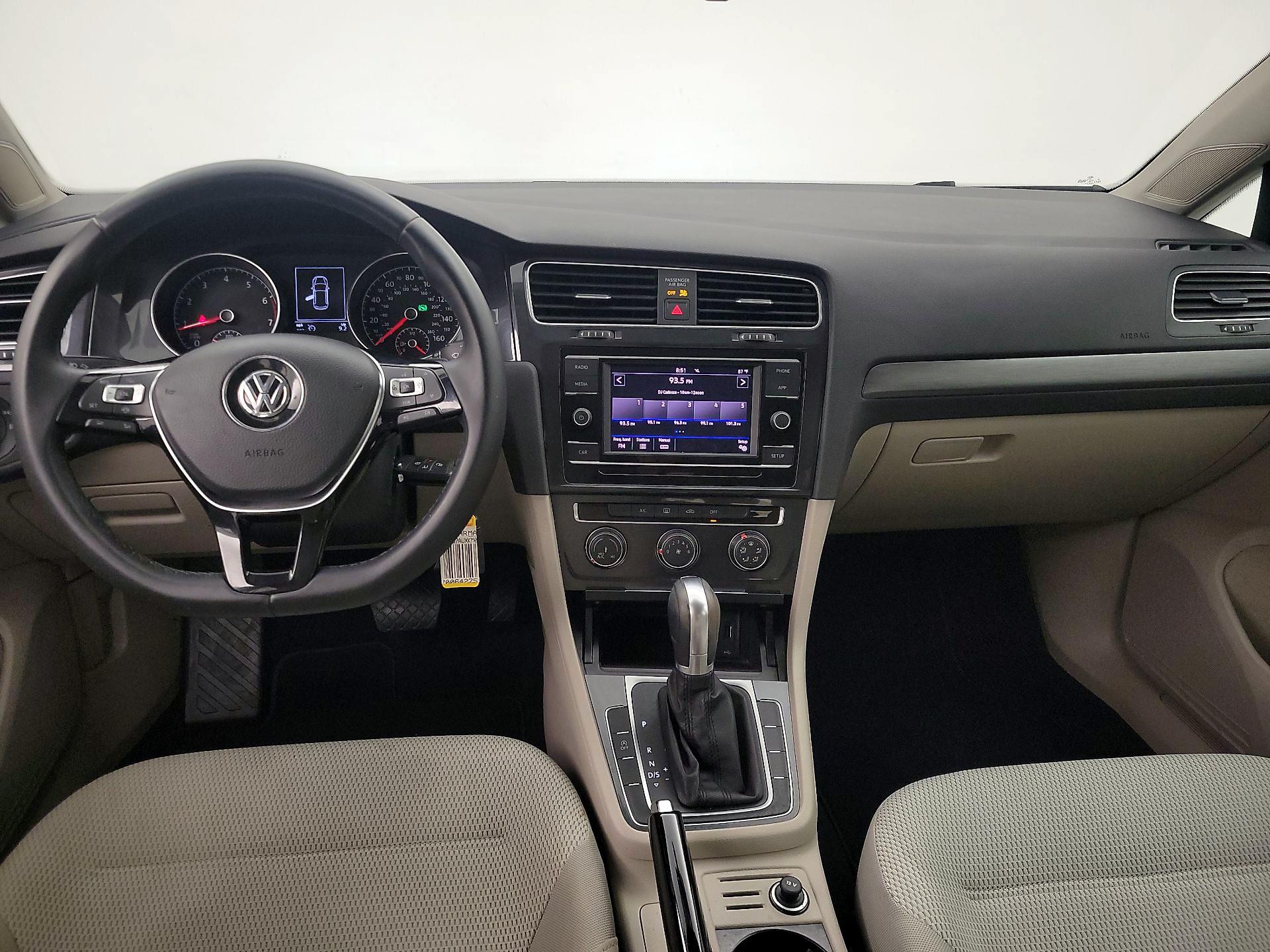 Thumbnail: 2019 Volkswagen Golf - 9