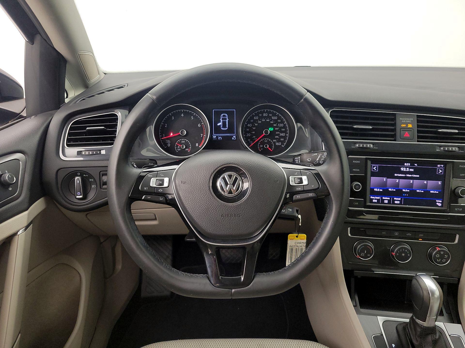 Thumbnail: 2019 Volkswagen Golf - 10