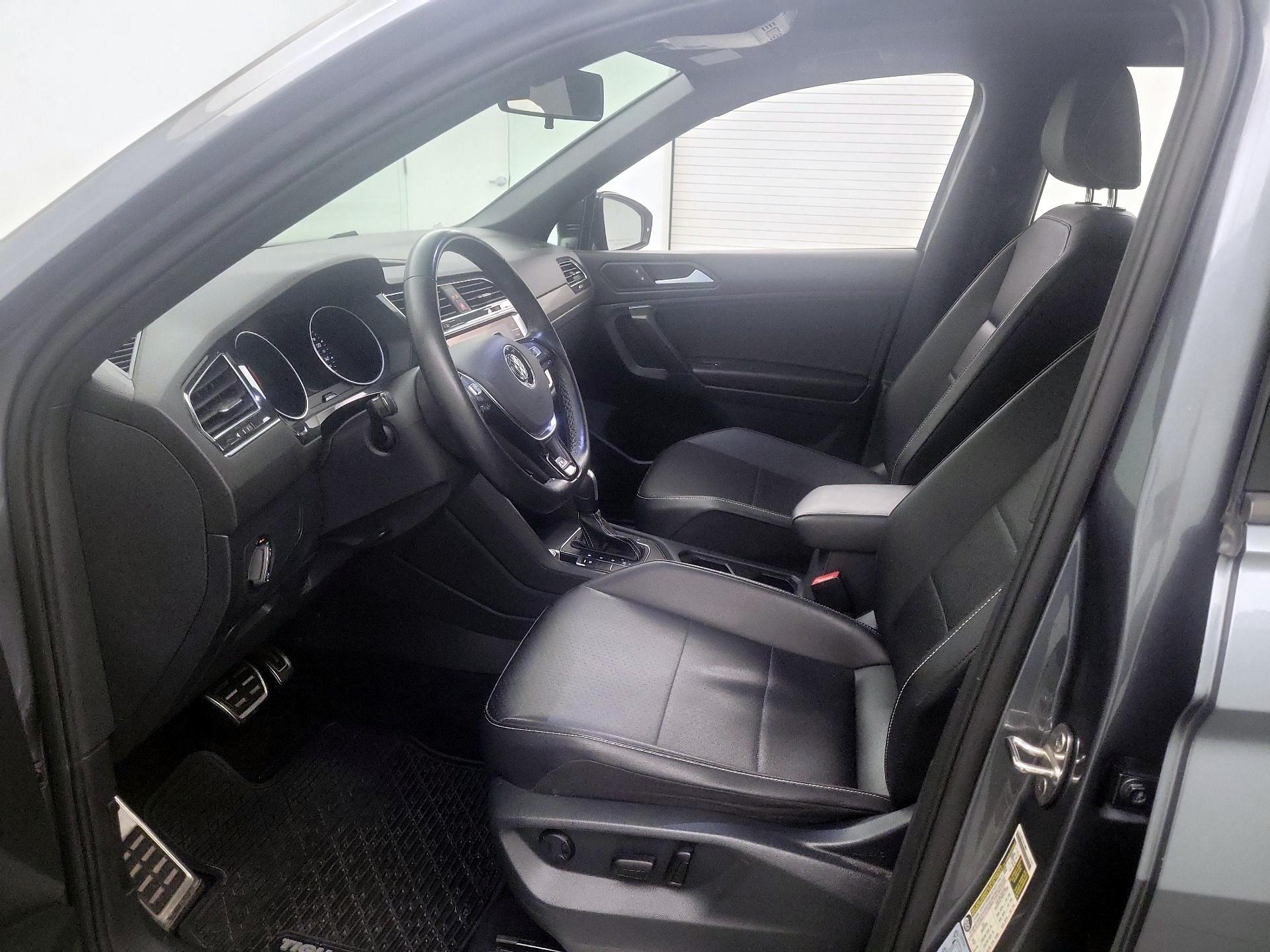 Thumbnail: 2021 Volkswagen Tiguan - 11
