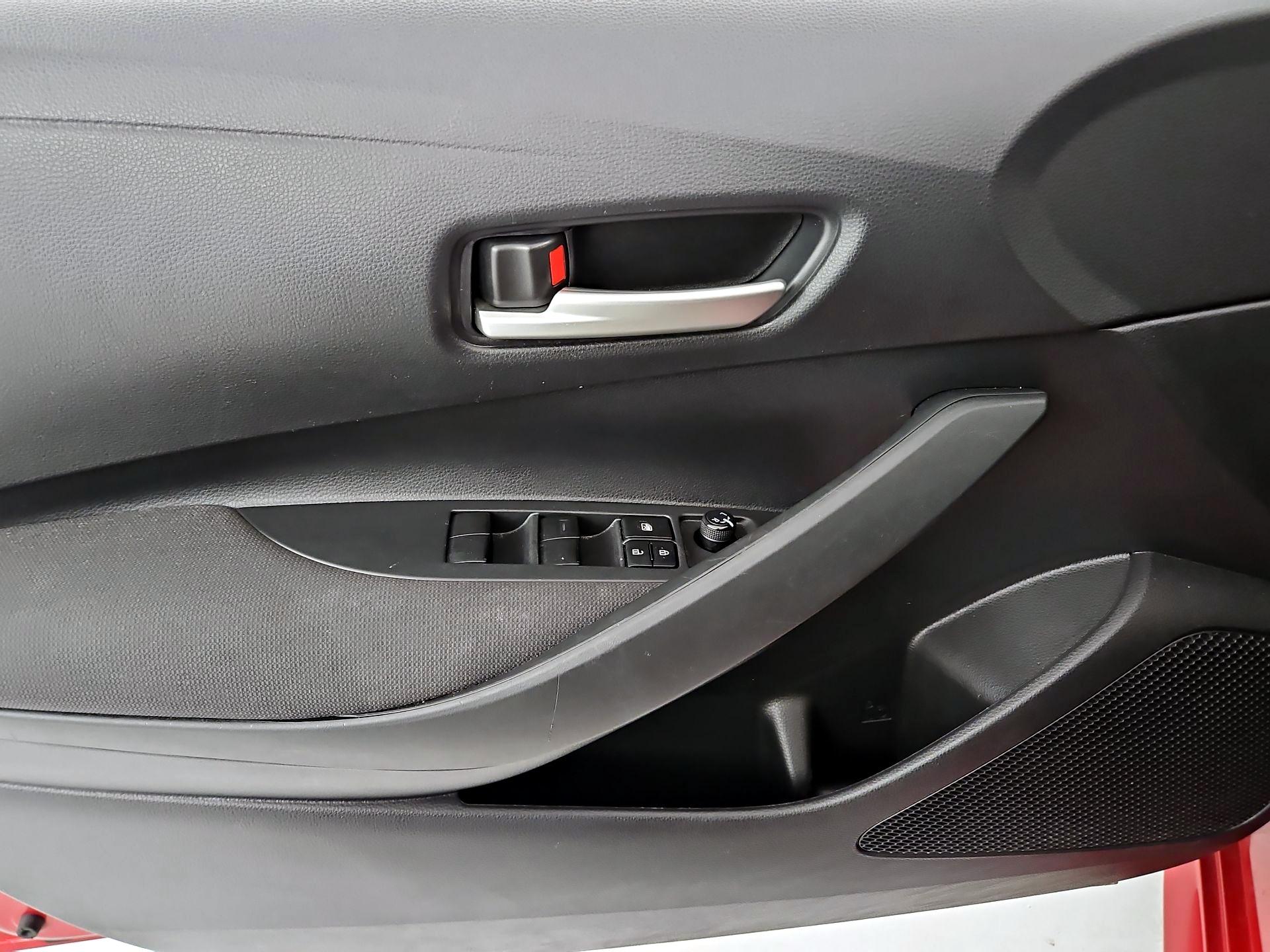 Thumbnail: 2021 Toyota Corolla - 10