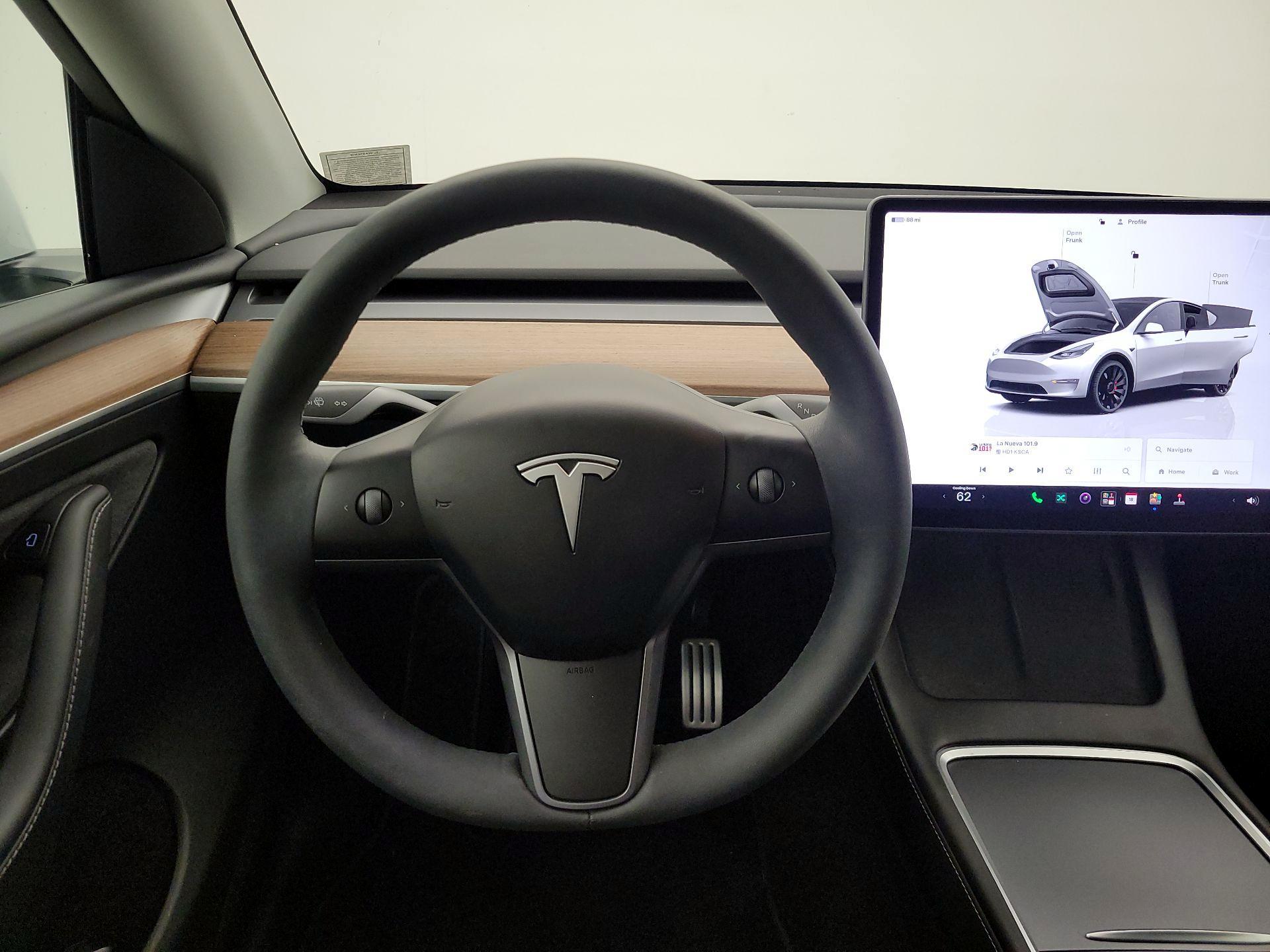 Thumbnail: 2023 Tesla Model Y - 10