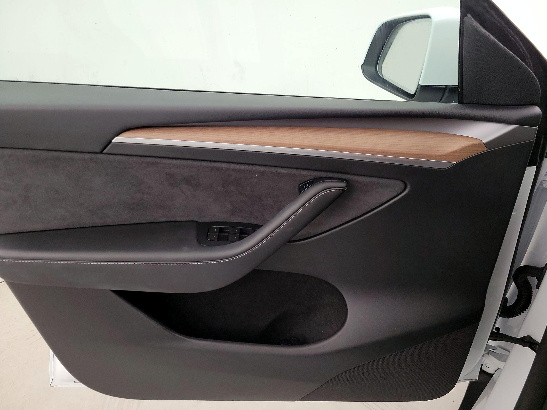 Thumbnail: 2023 Tesla Model Y - 12