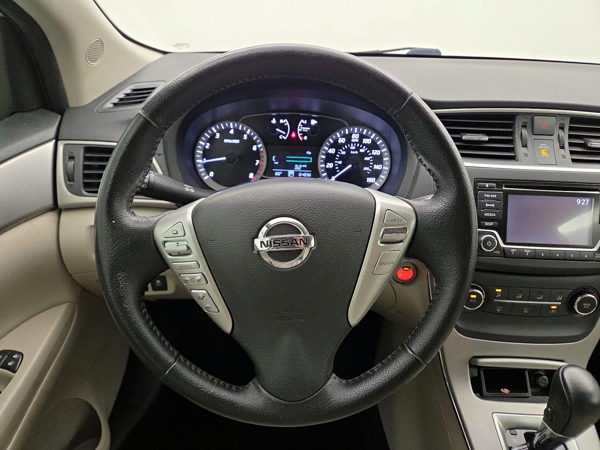 Thumbnail: 2015 Nissan Sentra - 10
