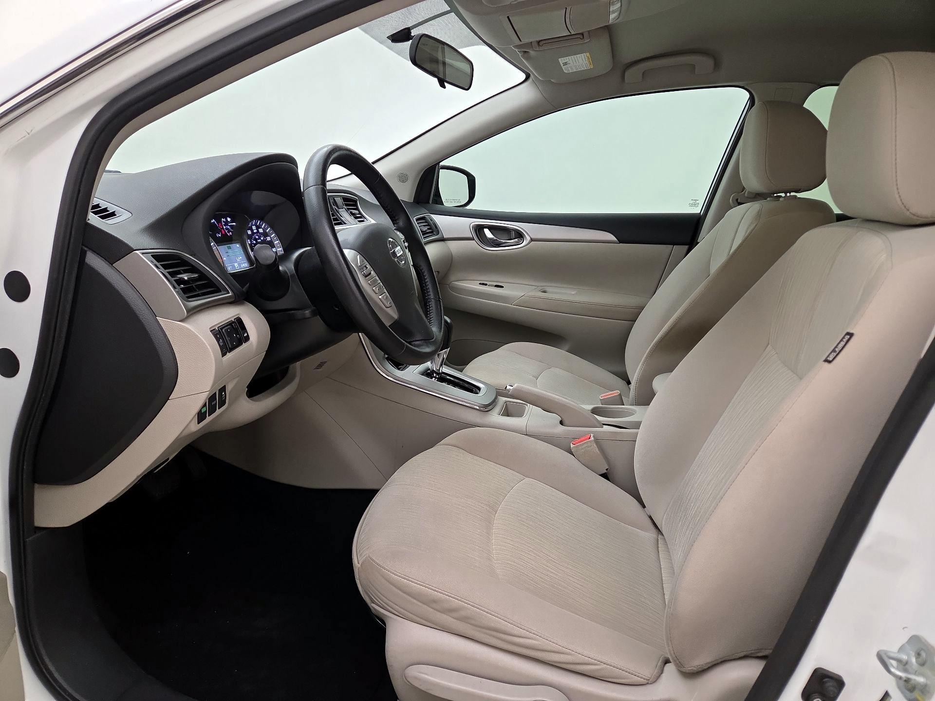 Thumbnail: 2015 Nissan Sentra - 11