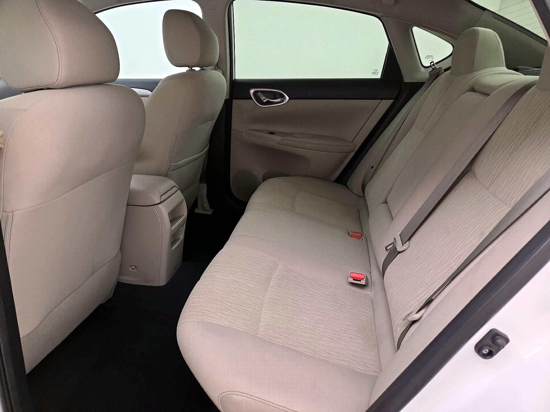 Thumbnail: 2015 Nissan Sentra - 18