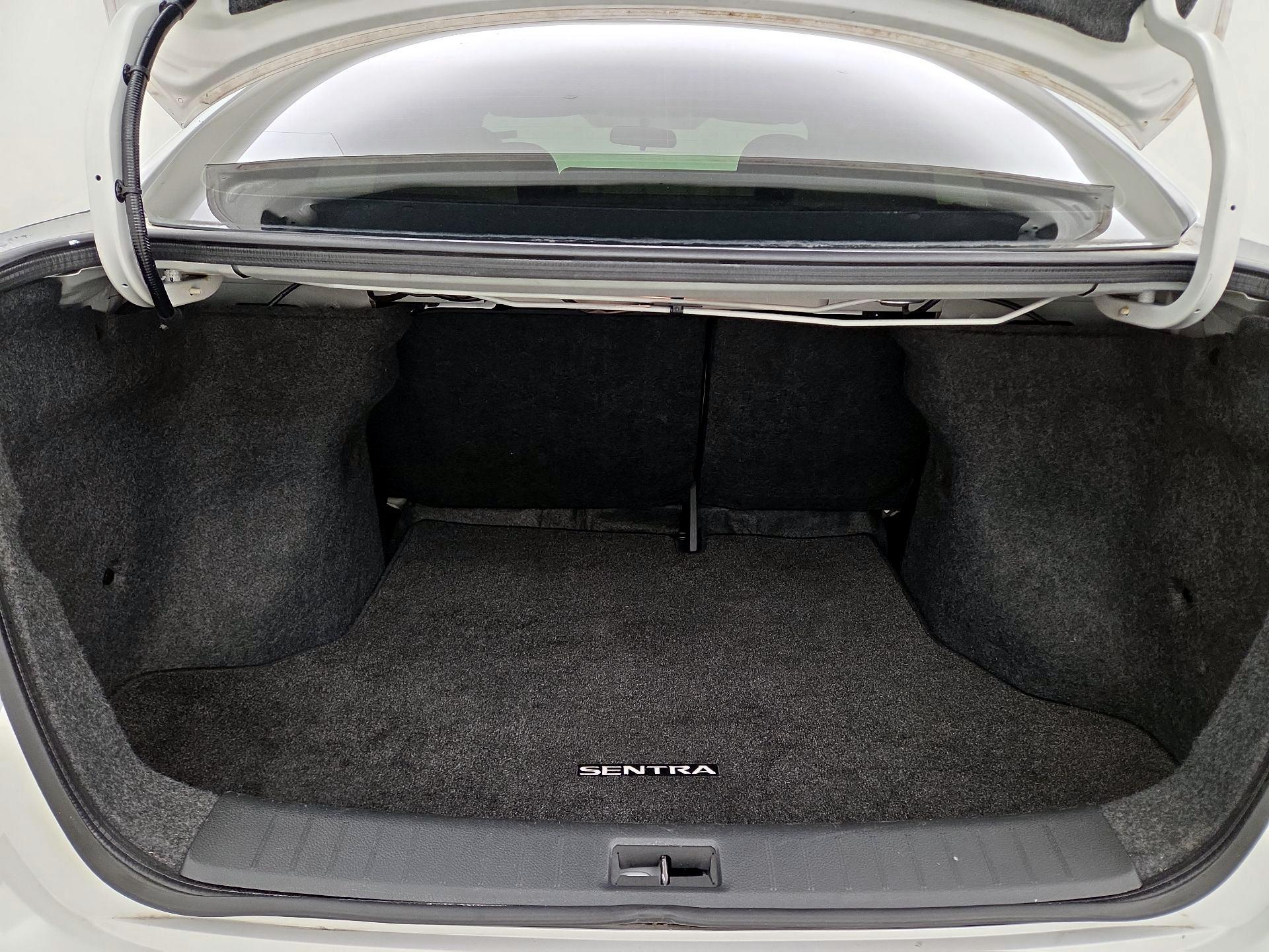 Thumbnail: 2015 Nissan Sentra - 19