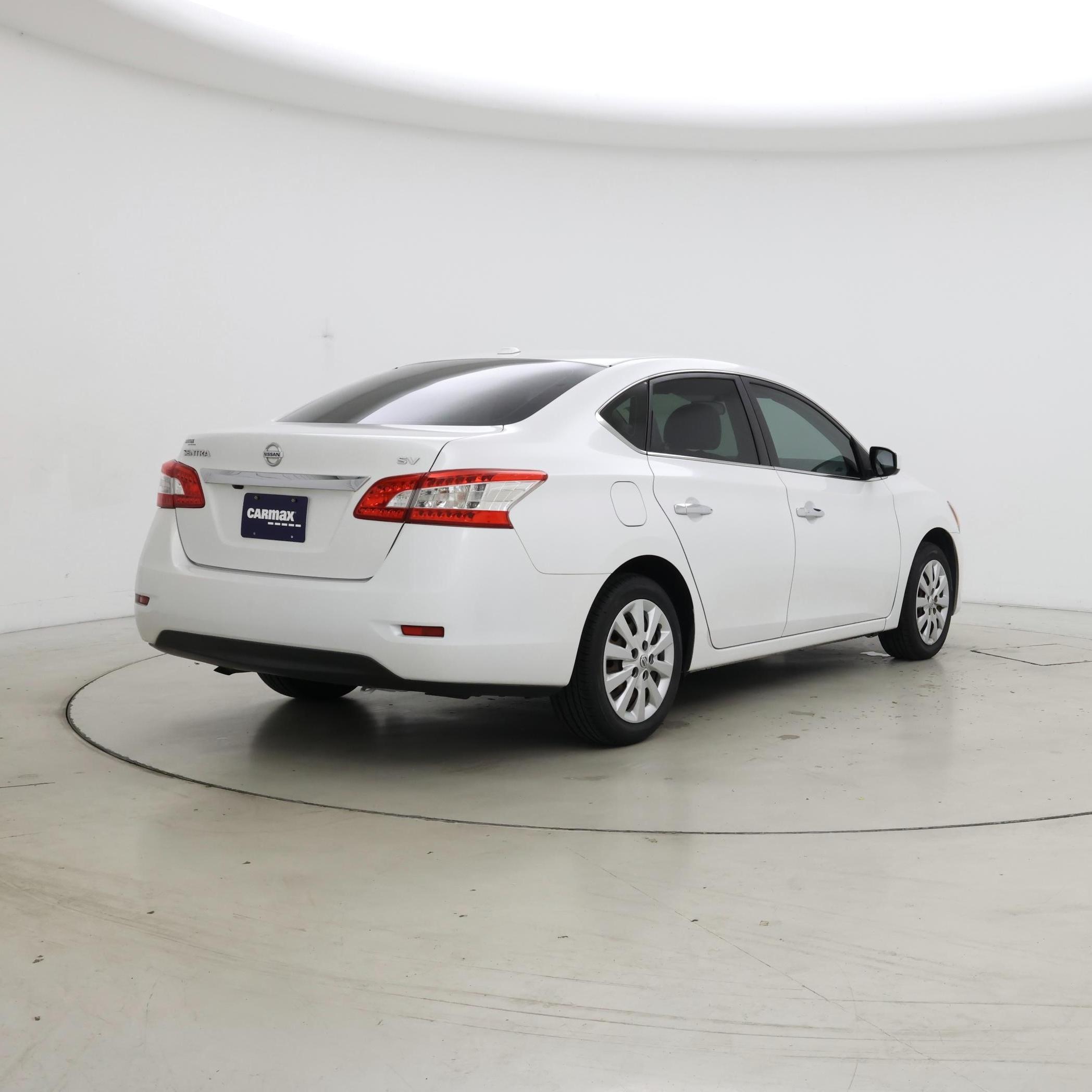 Thumbnail: 2015 Nissan Sentra - 8