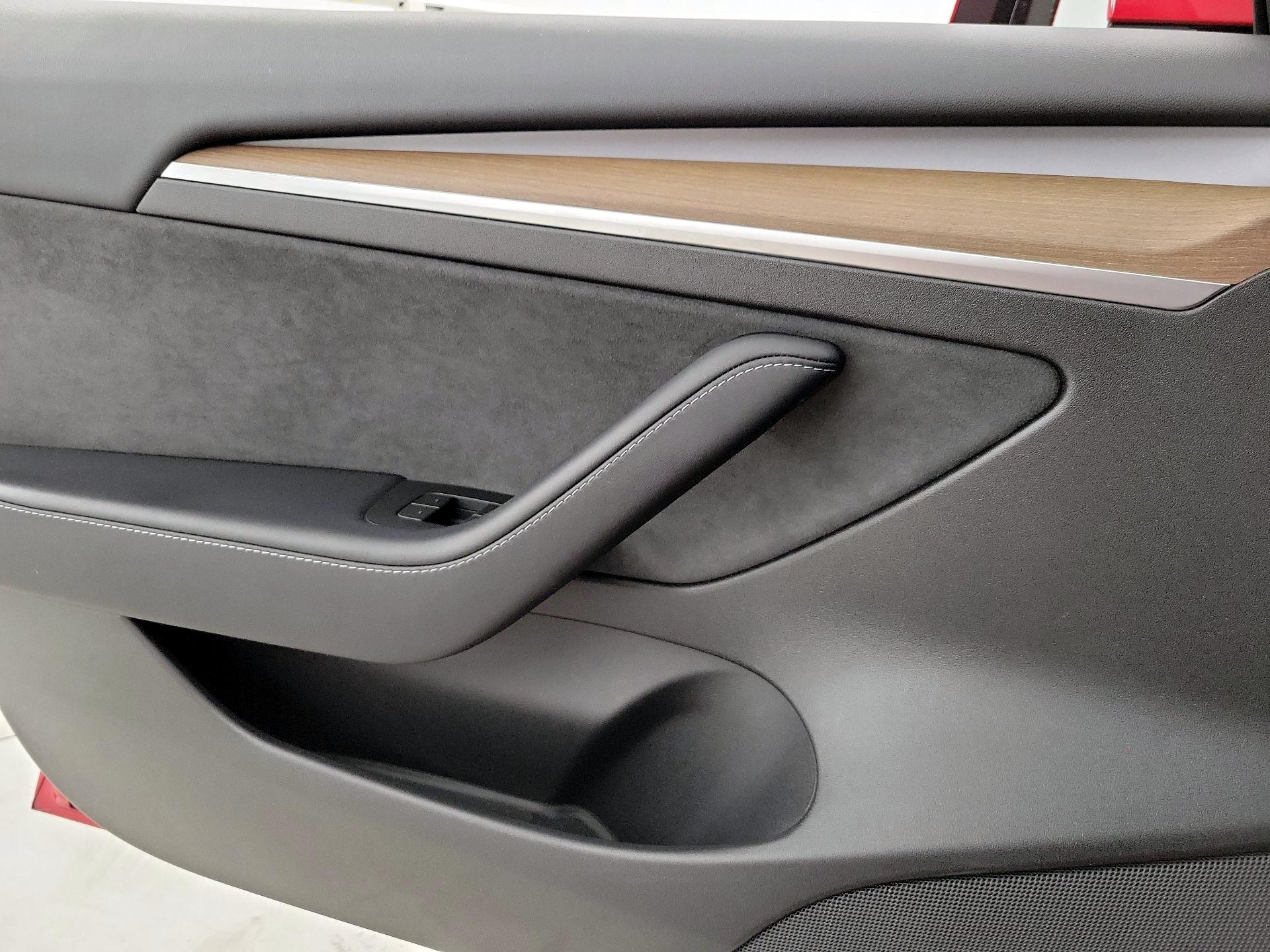 Thumbnail: 2022 Tesla Model 3 - 12