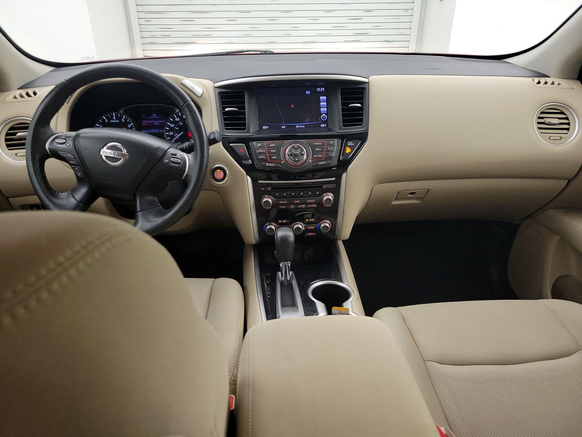 Thumbnail: 2017 Nissan Pathfinder - 9