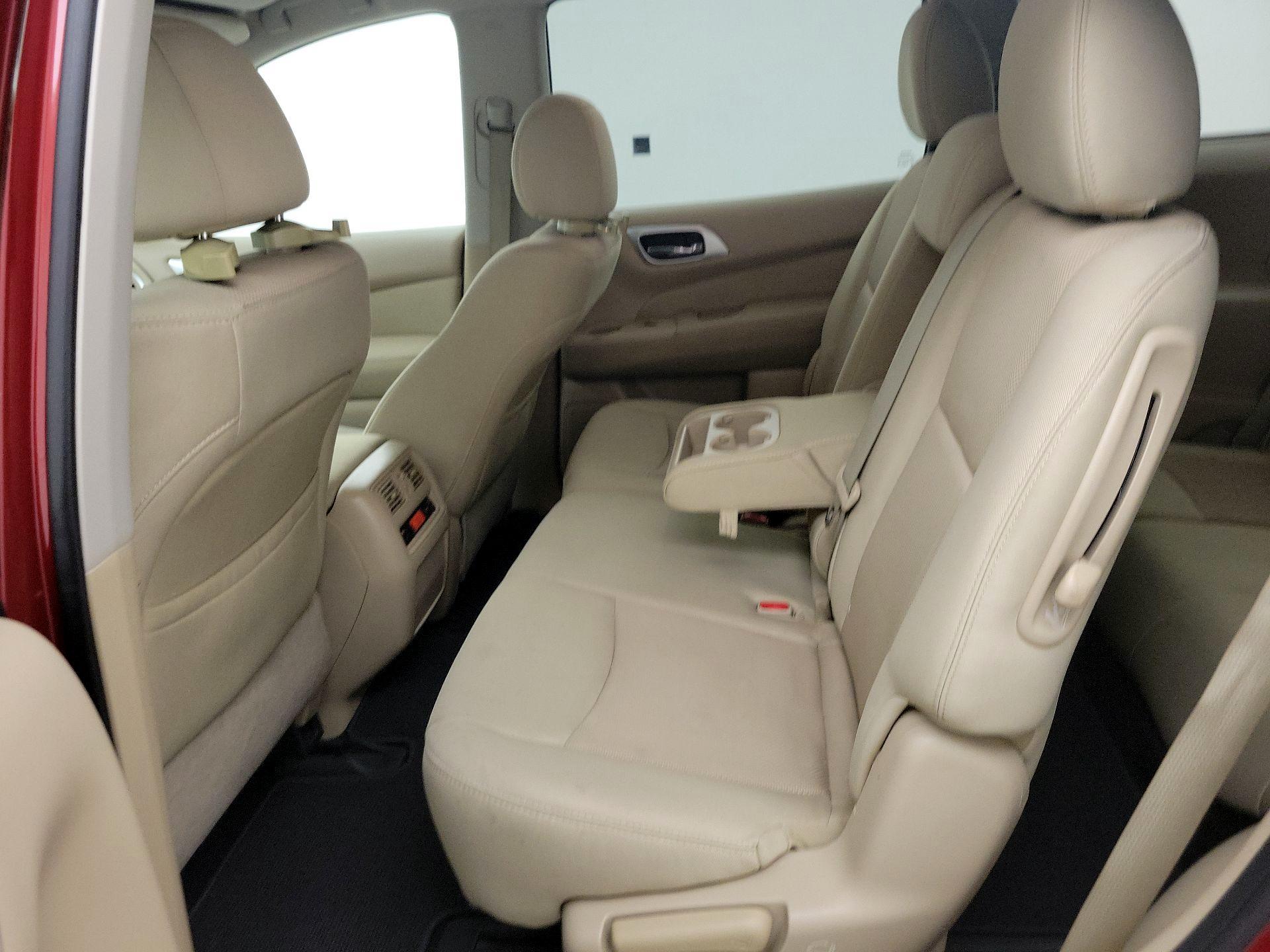 Thumbnail: 2017 Nissan Pathfinder - 20