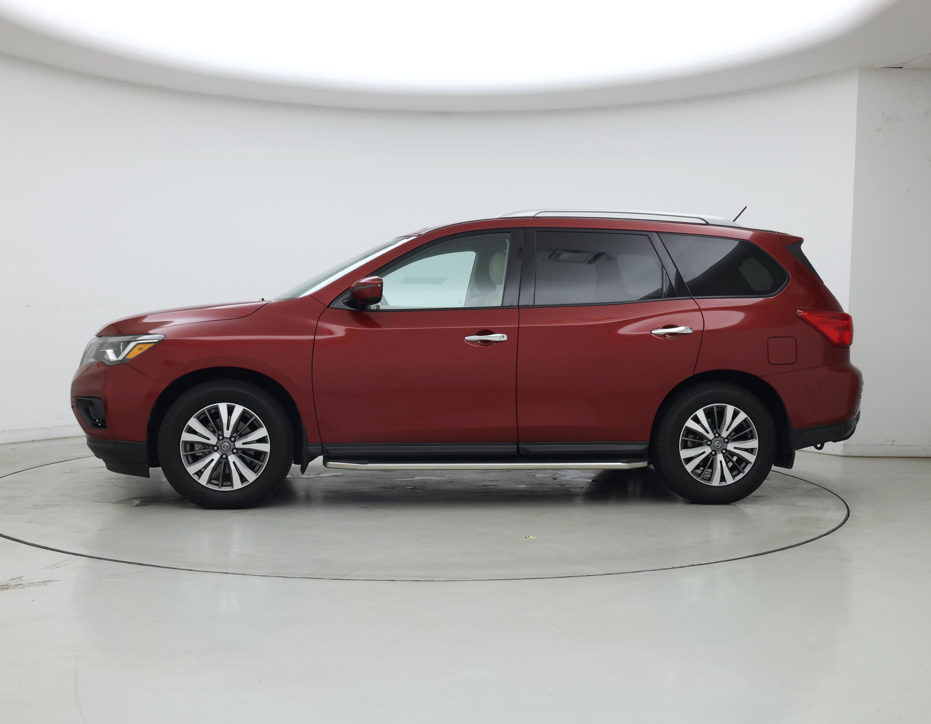 Thumbnail: 2017 Nissan Pathfinder - 3