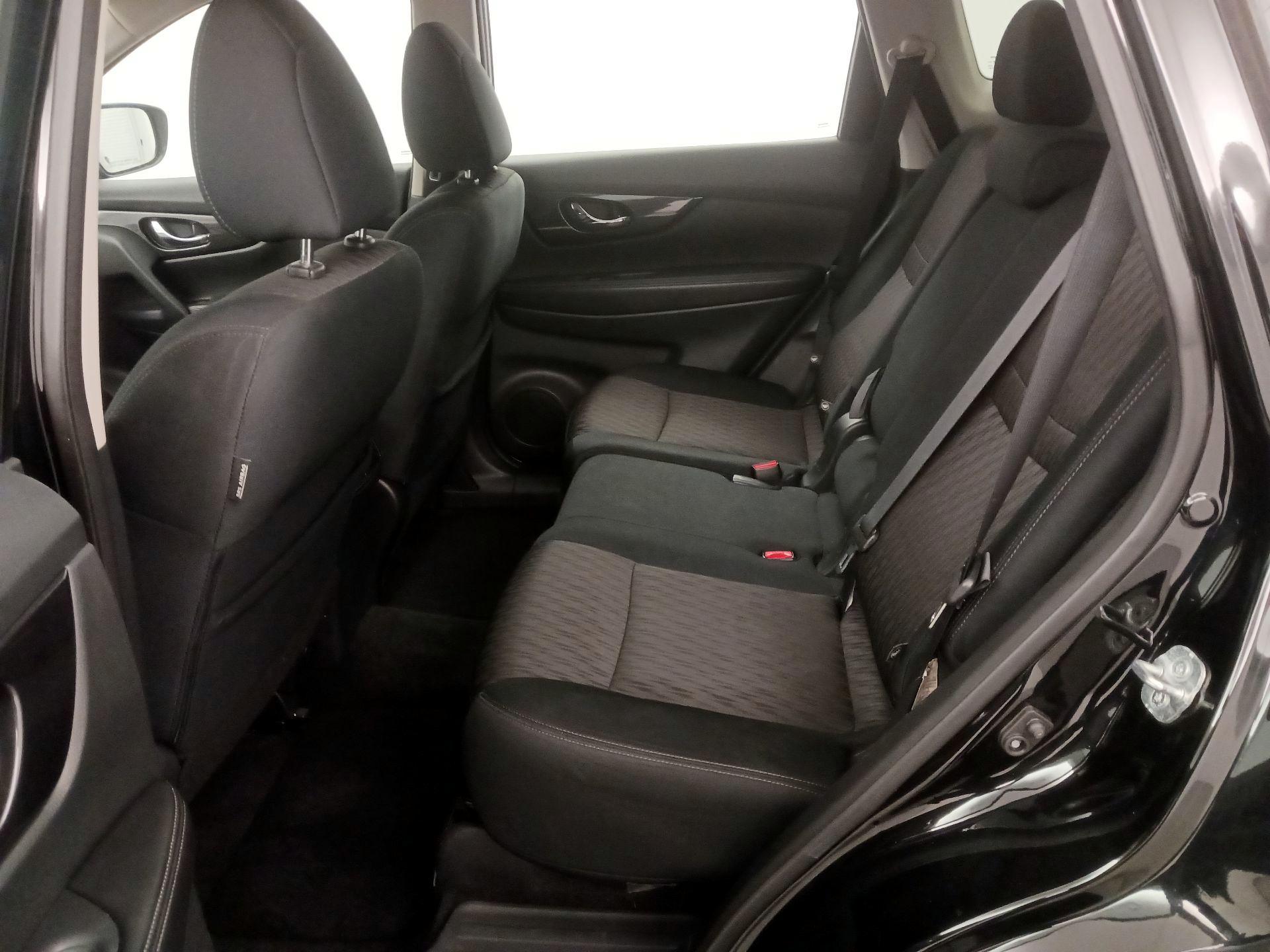 Thumbnail: 2018 Nissan Rogue - 19