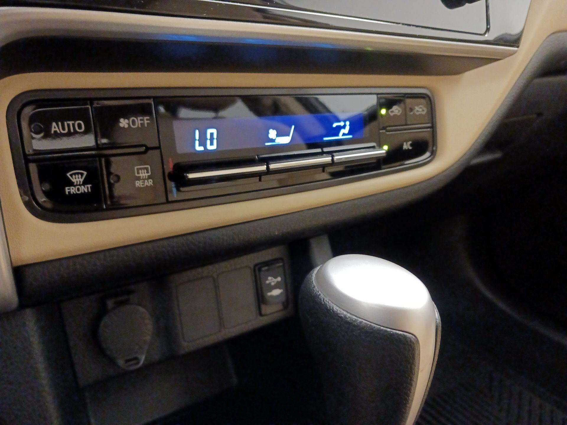 Thumbnail: 2019 Toyota Corolla - 16