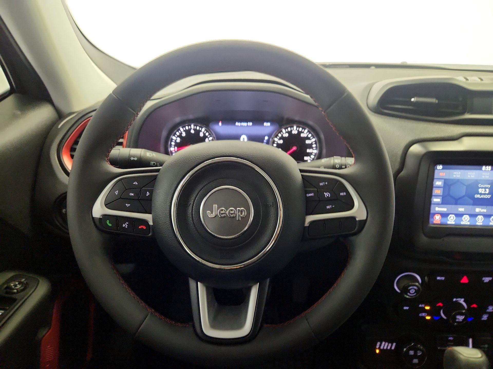 Thumbnail: 2020 Jeep Renegade - 10