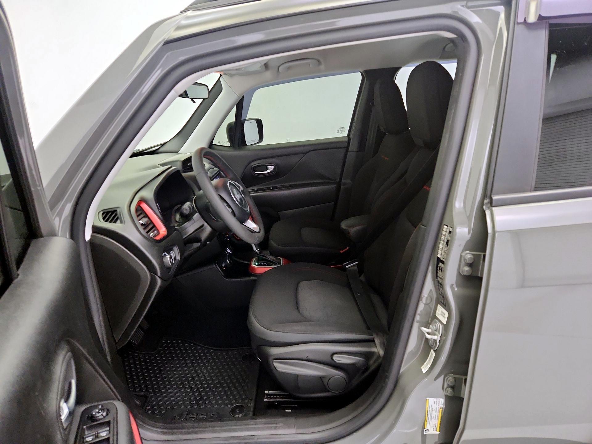 Thumbnail: 2020 Jeep Renegade - 11