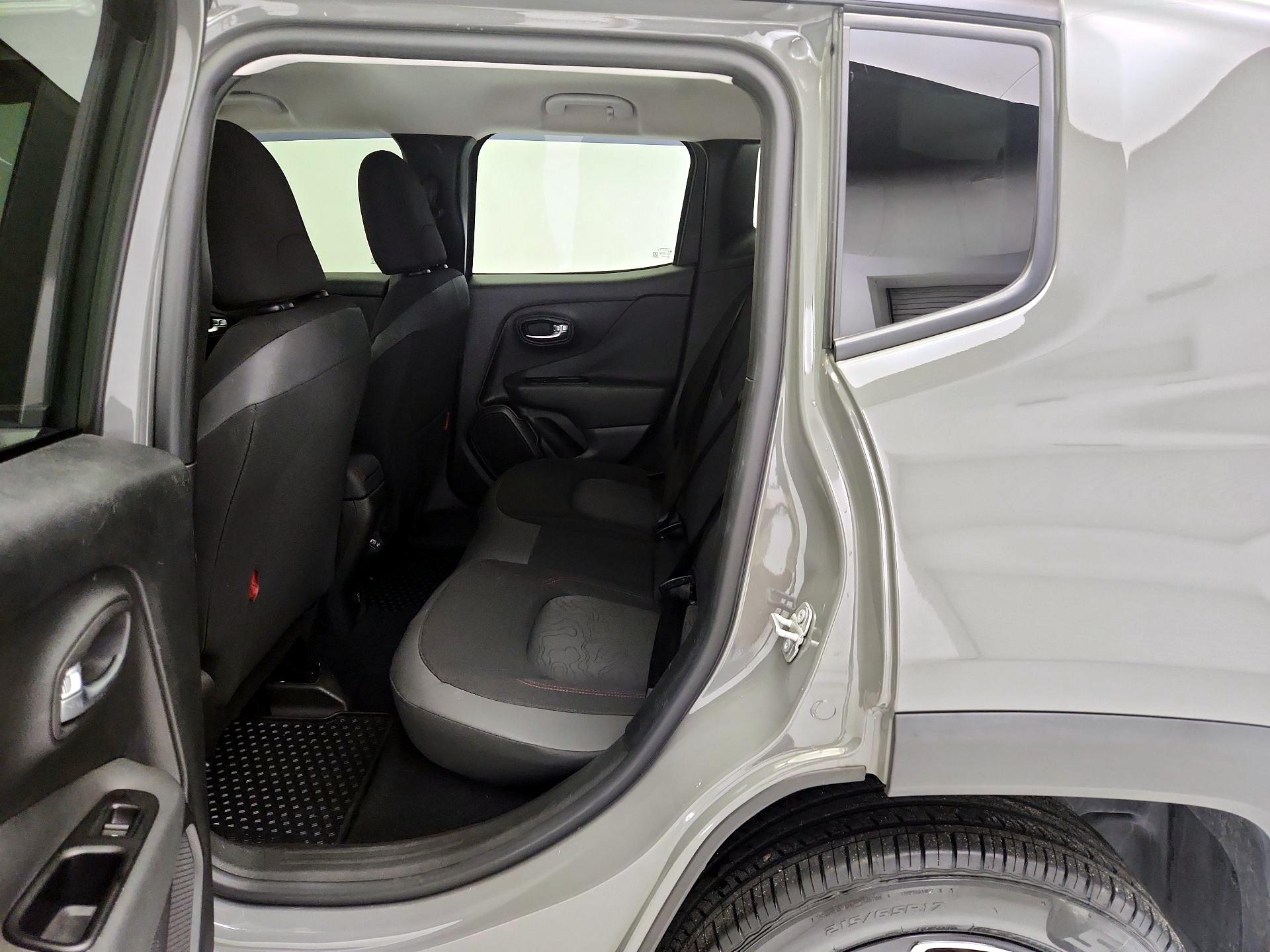 Thumbnail: 2020 Jeep Renegade - 19