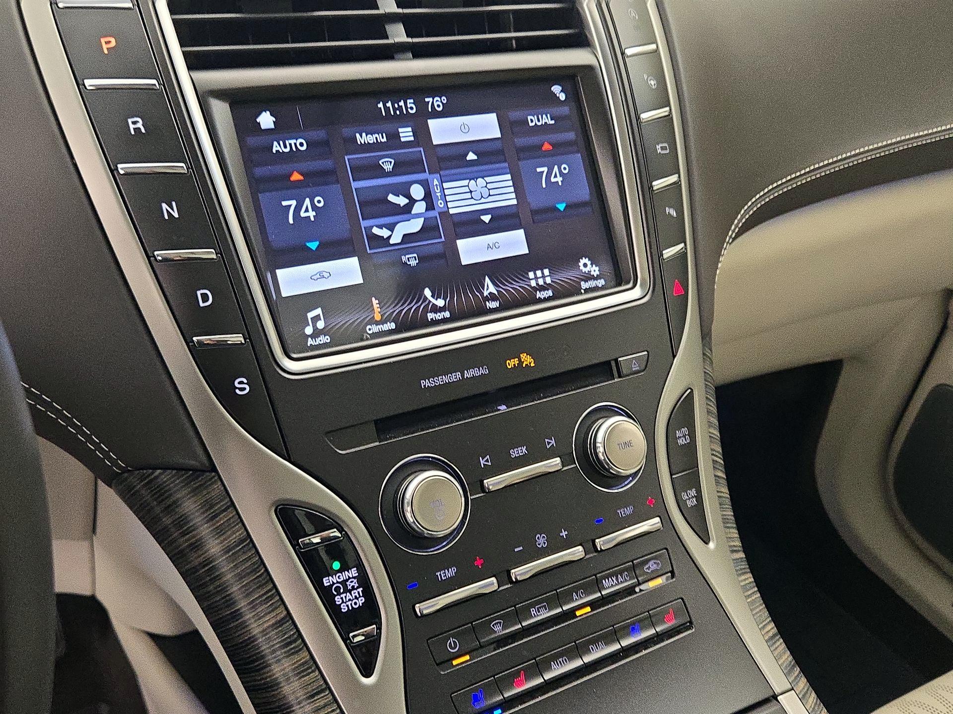 Thumbnail: 2019 Lincoln Nautilus - 17