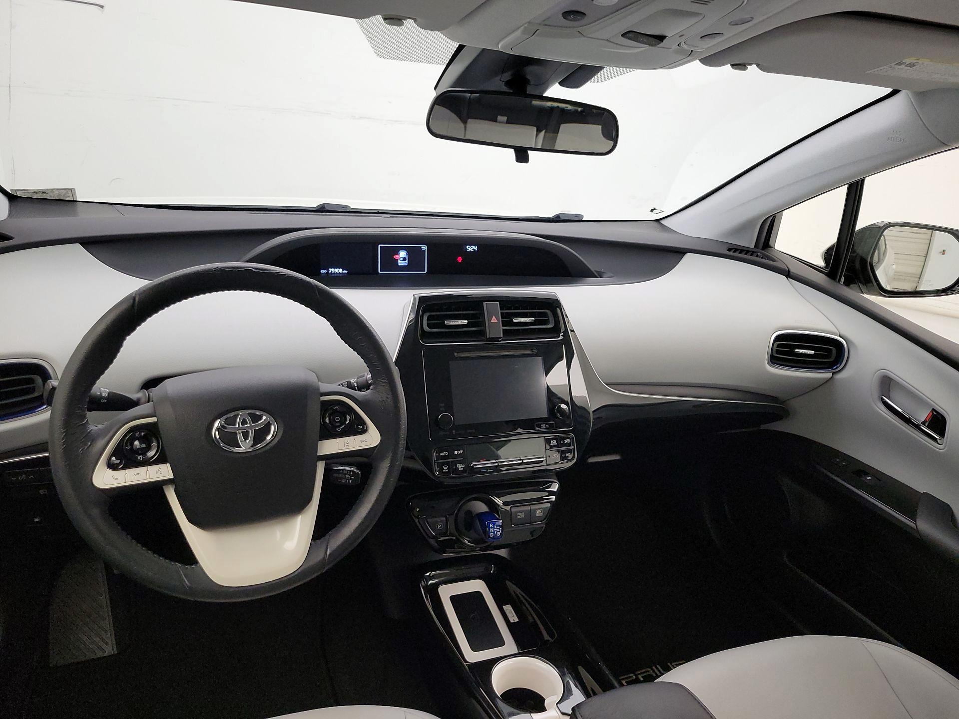 Thumbnail: 2016 Toyota Prius - 9