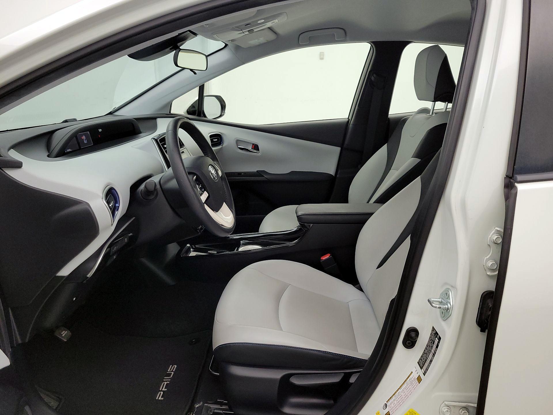 Thumbnail: 2016 Toyota Prius - 11