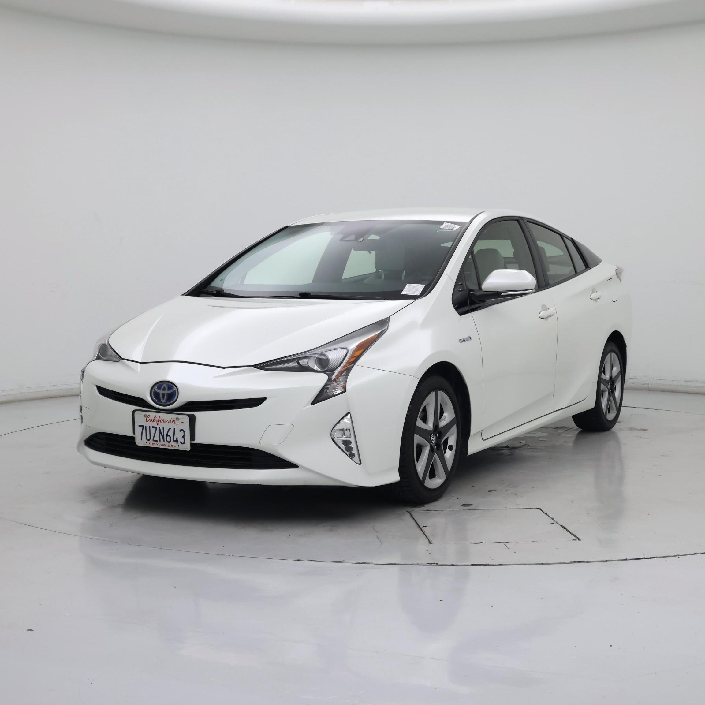 Thumbnail: 2016 Toyota Prius - 4