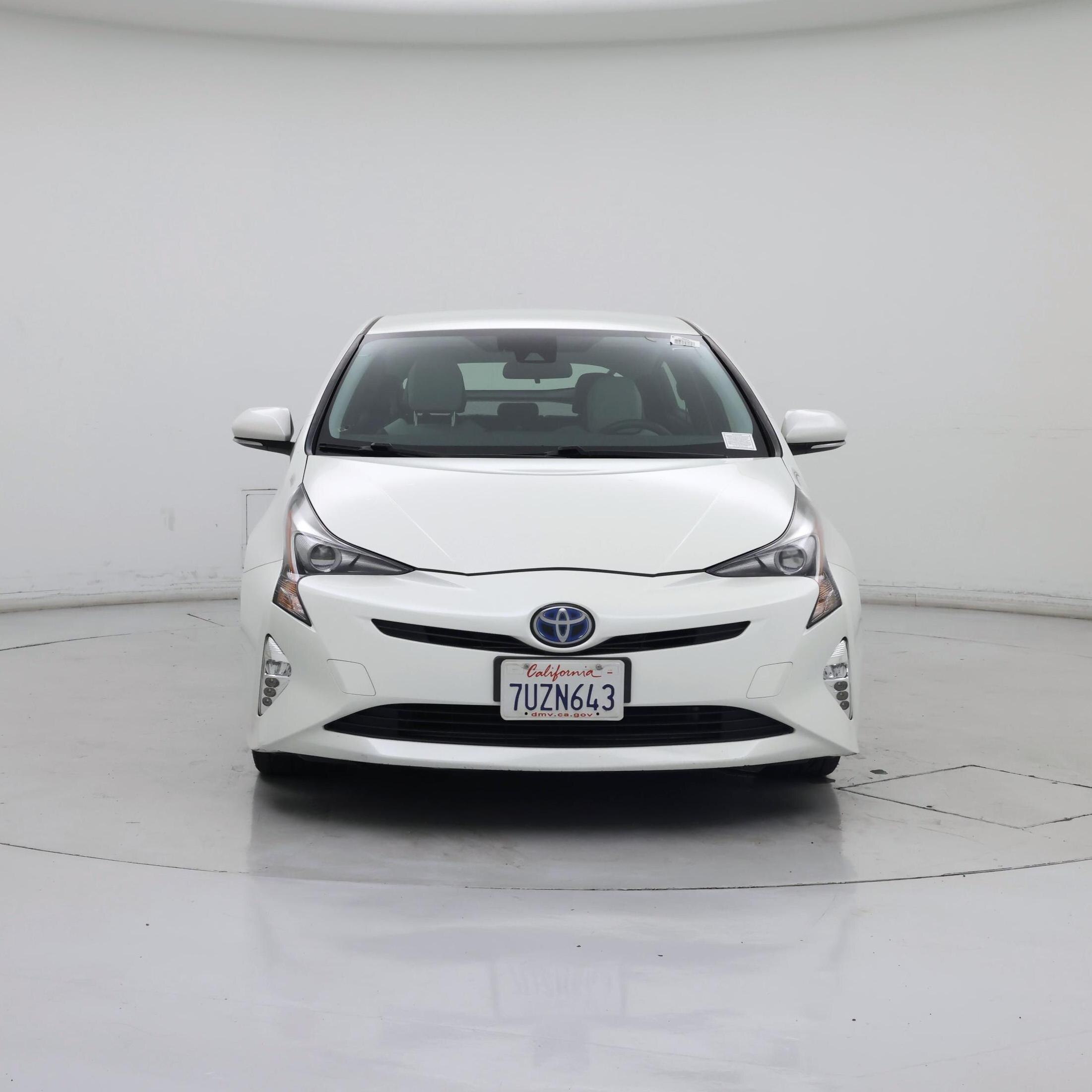 Thumbnail: 2016 Toyota Prius - 5