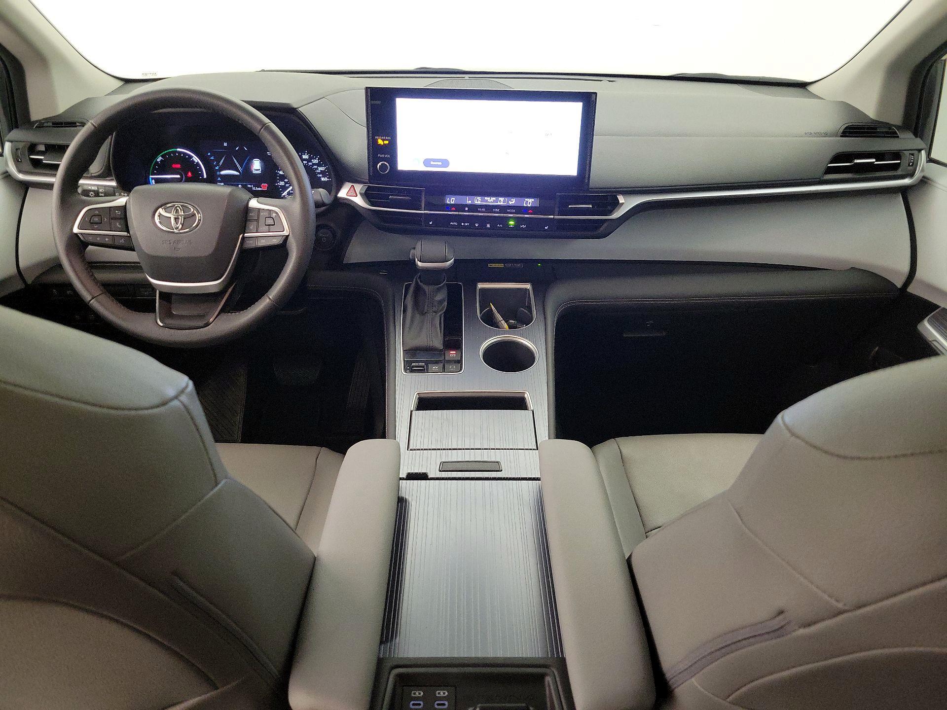 Thumbnail: 2025 Toyota Sienna - 9