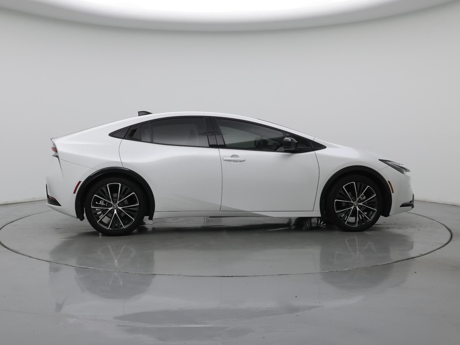 2025 Toyota Prius XLE - Photo 8