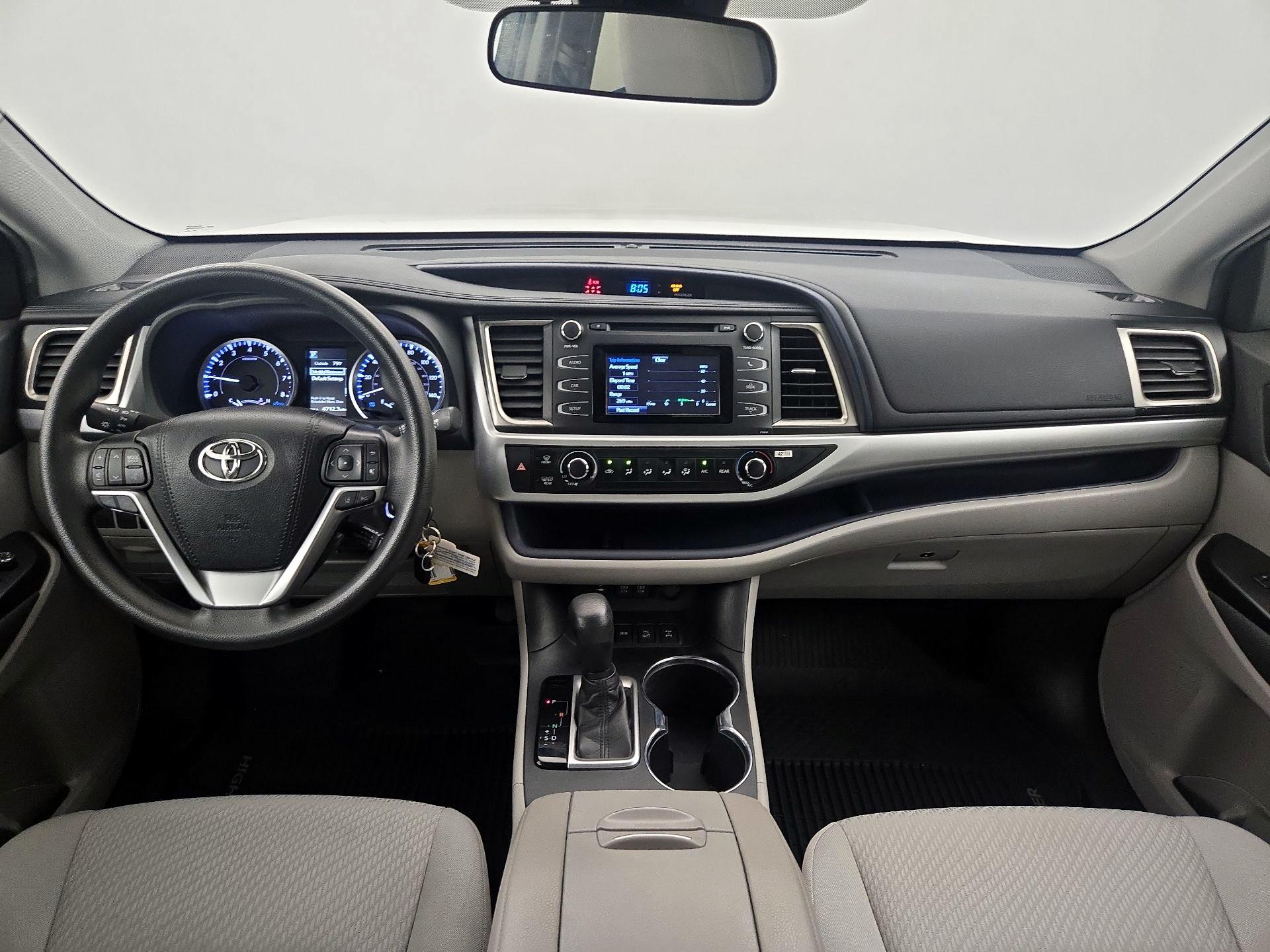 Thumbnail: 2019 Toyota Highlander - 9