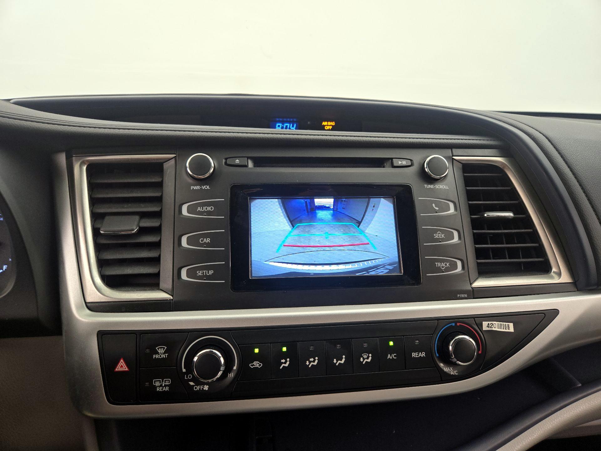 Thumbnail: 2019 Toyota Highlander - 14