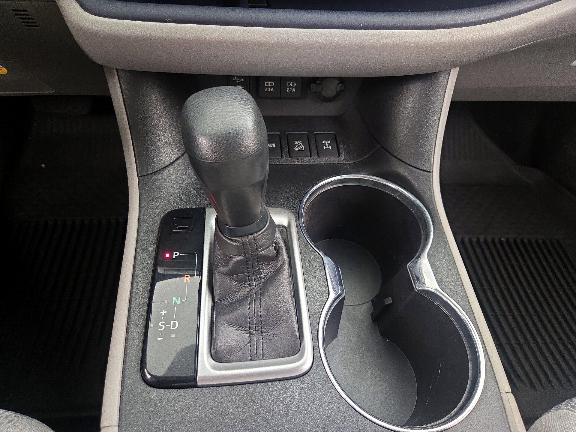 Thumbnail: 2019 Toyota Highlander - 17
