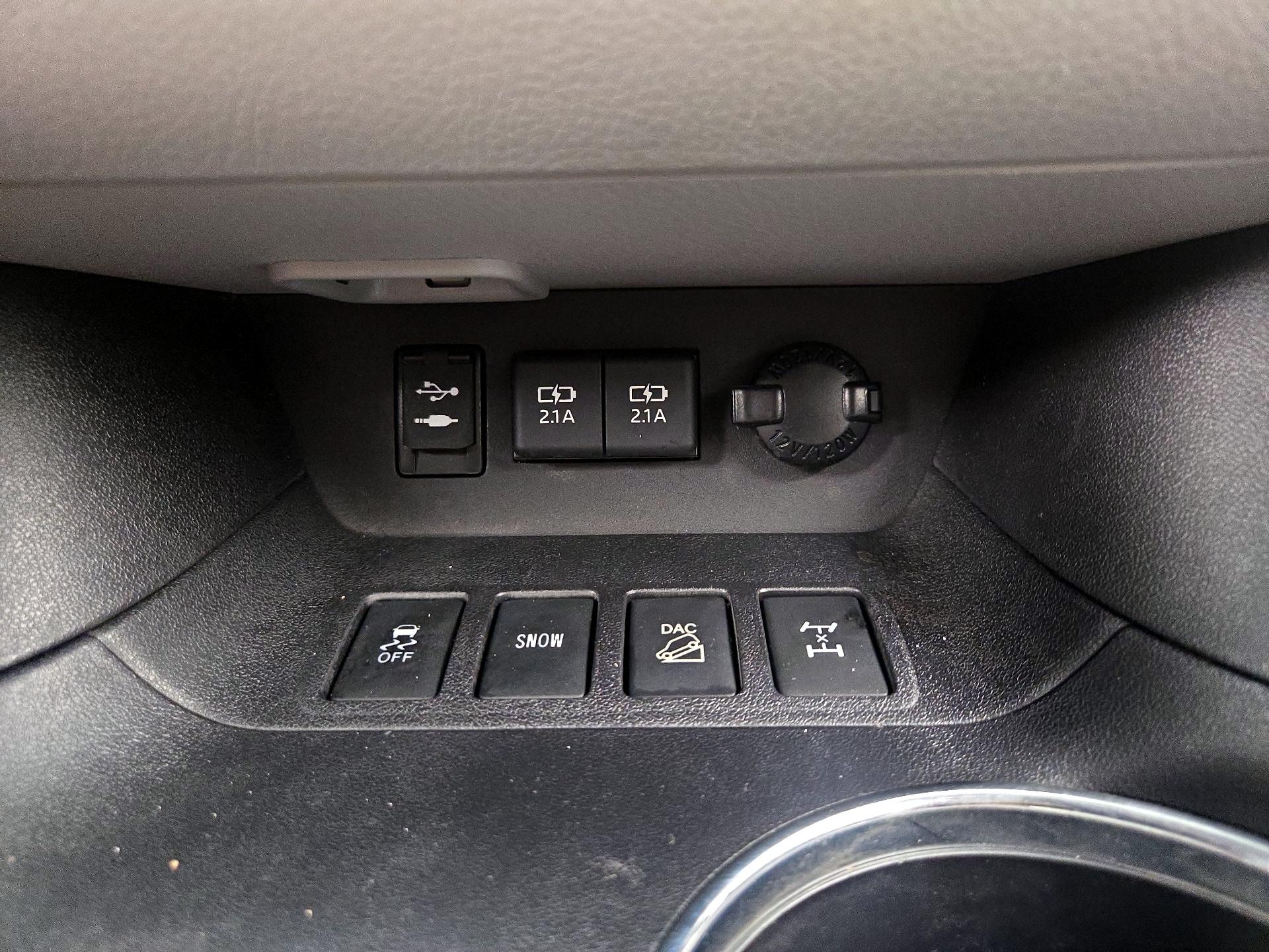 Thumbnail: 2019 Toyota Highlander - 18