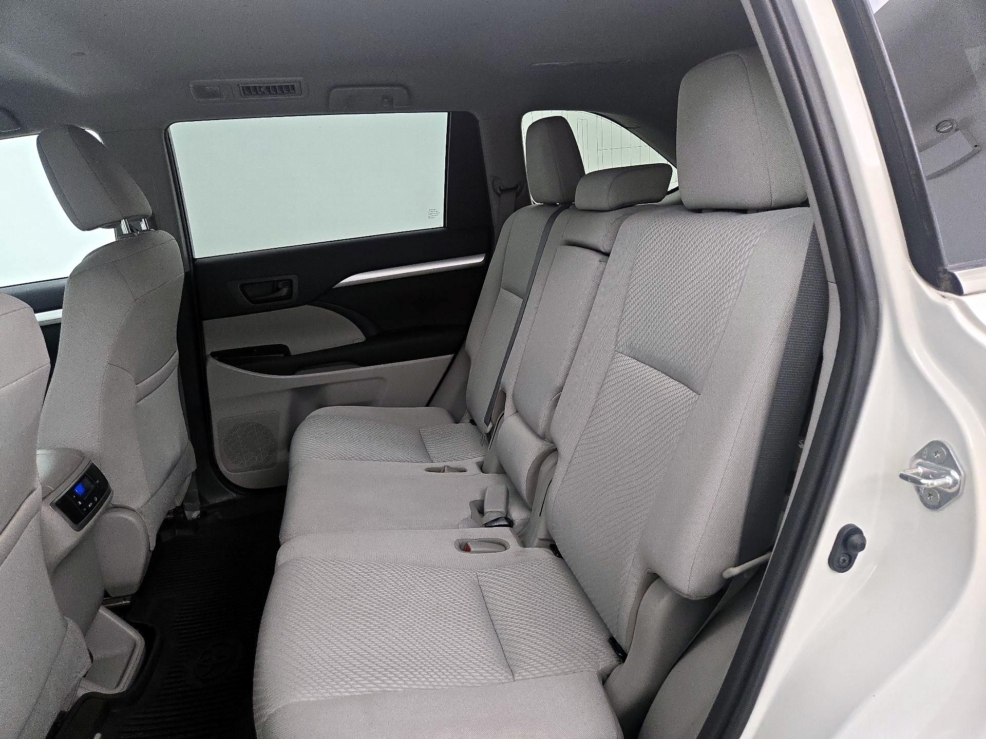 Thumbnail: 2019 Toyota Highlander - 19