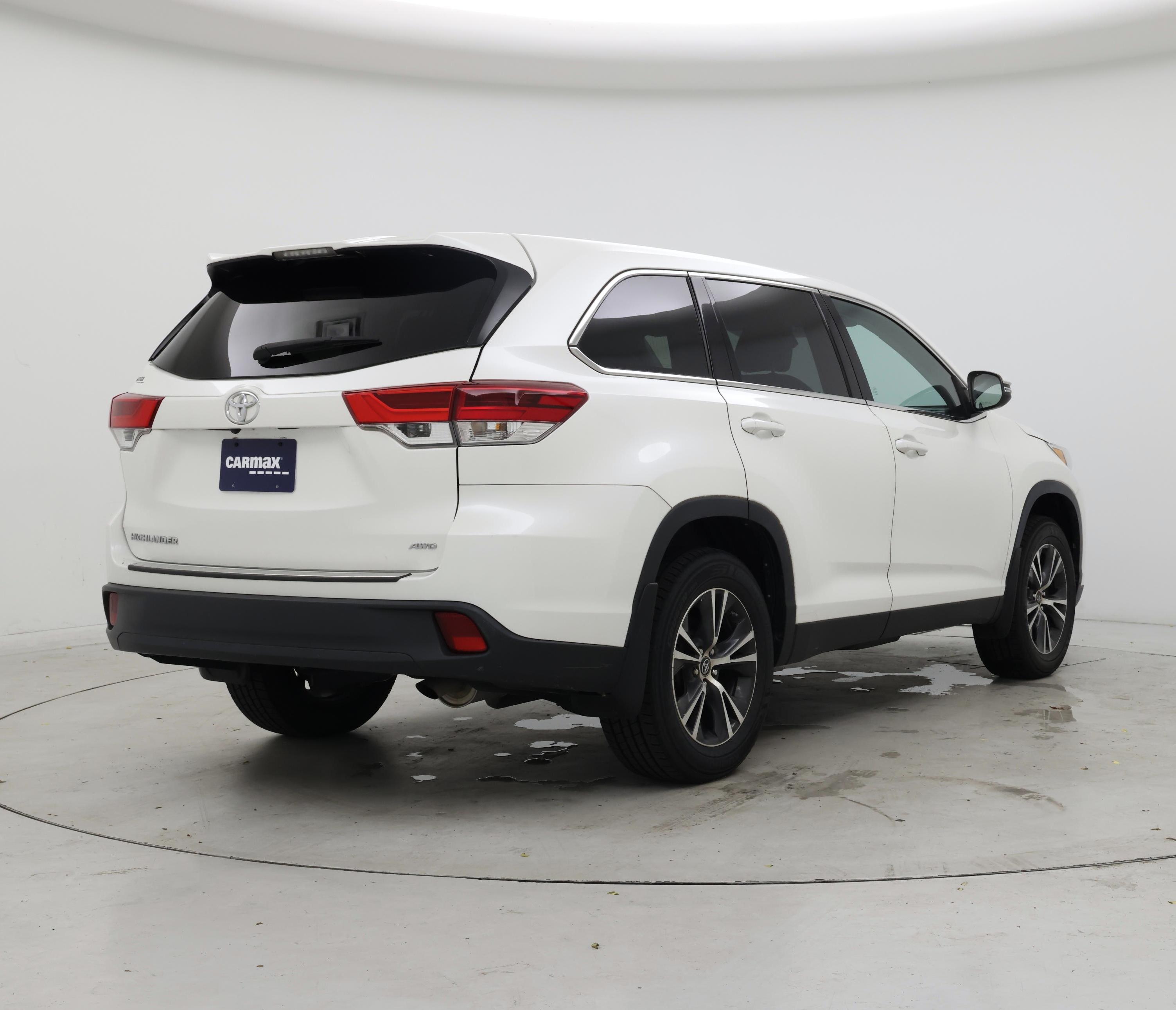 Thumbnail: 2019 Toyota Highlander - 8