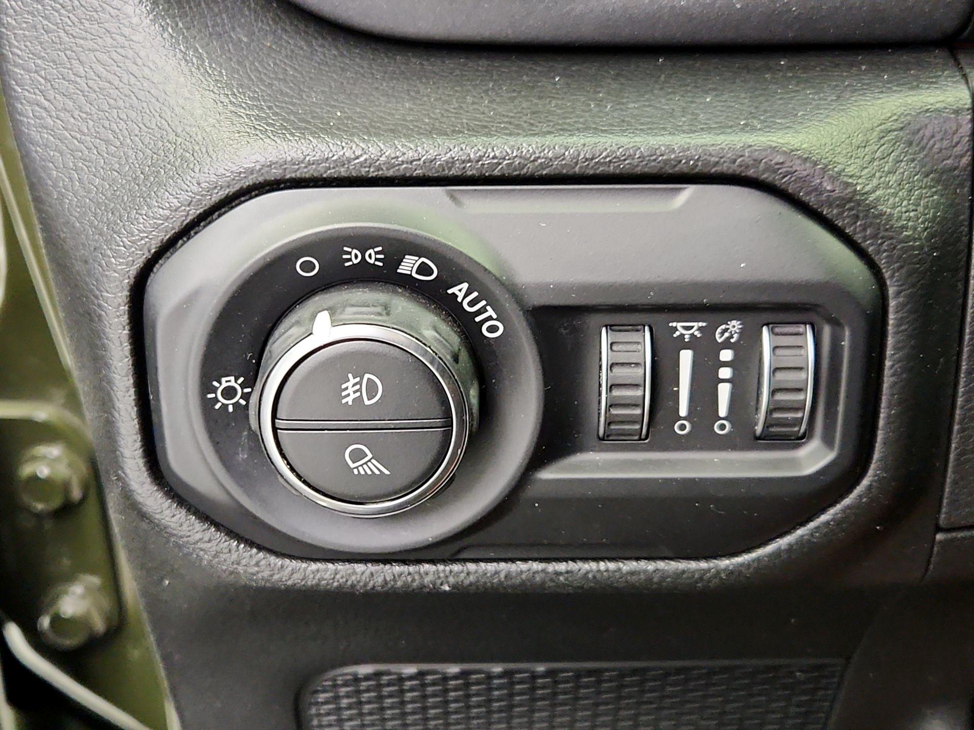 Thumbnail: 2022 Jeep Gladiator - 13
