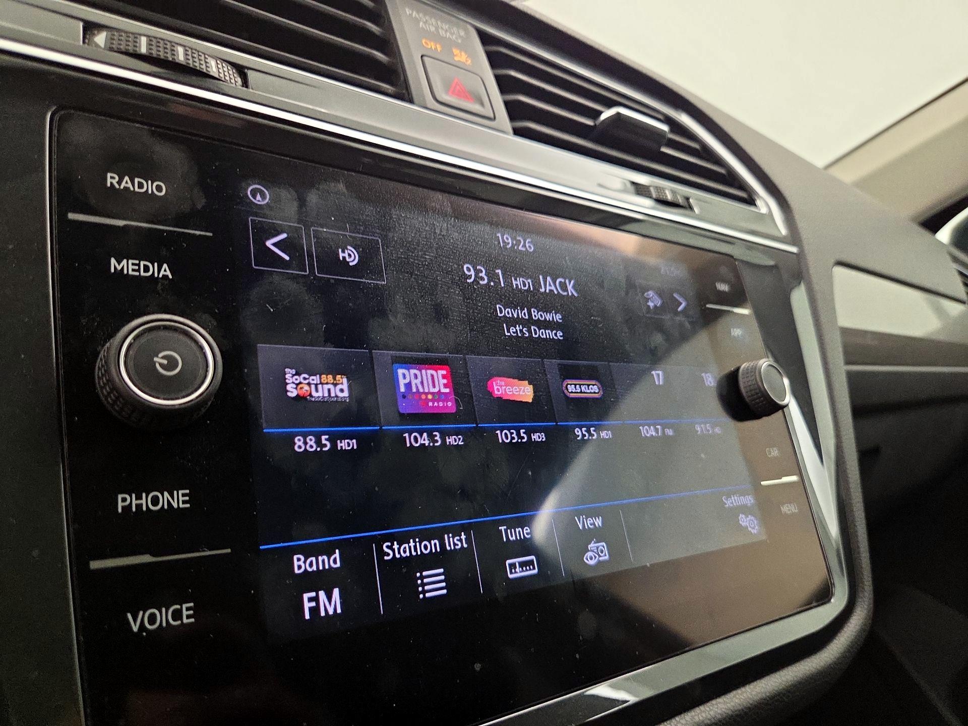 Thumbnail: 2019 Volkswagen Tiguan - 16
