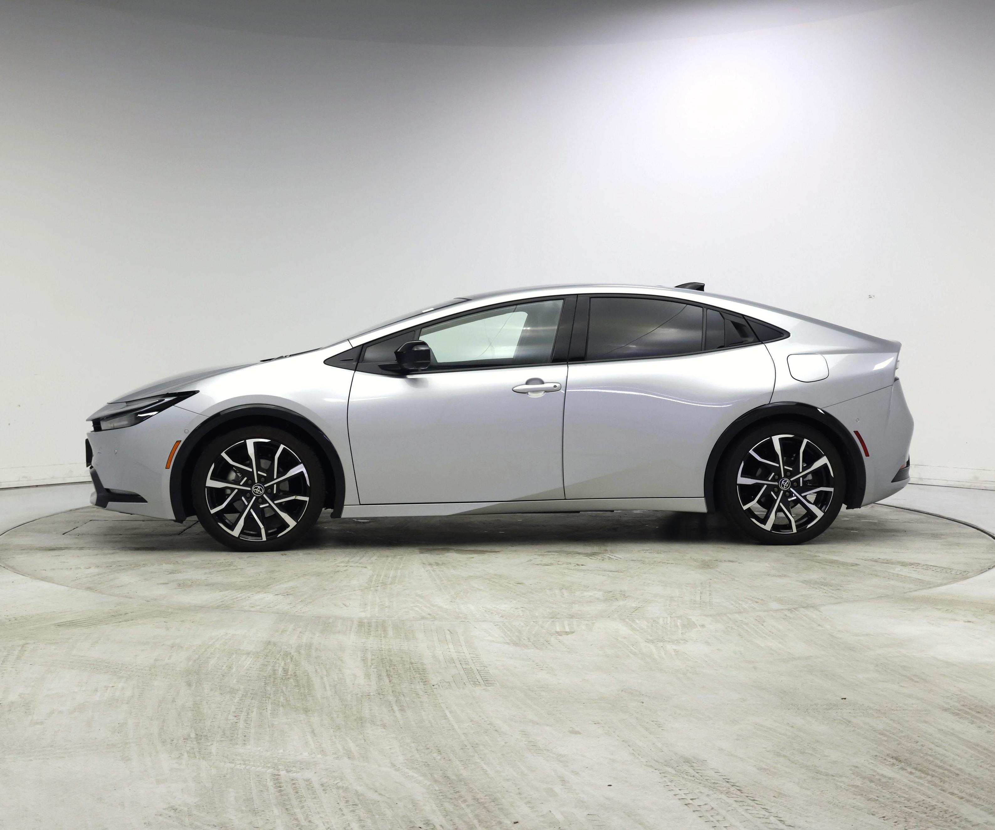 Thumbnail: 2024 Toyota Prius Prime - 3