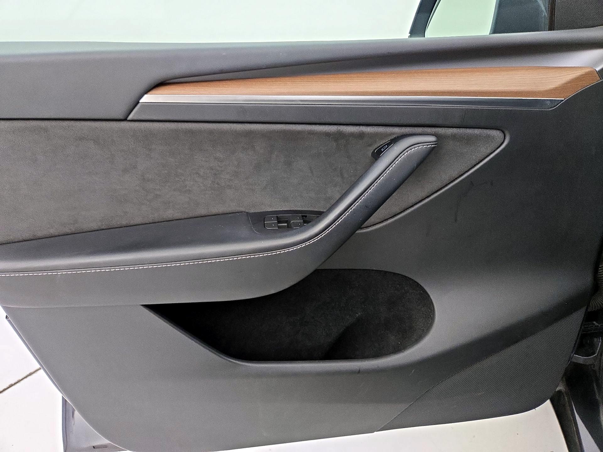 Thumbnail: 2023 Tesla Model Y - 12