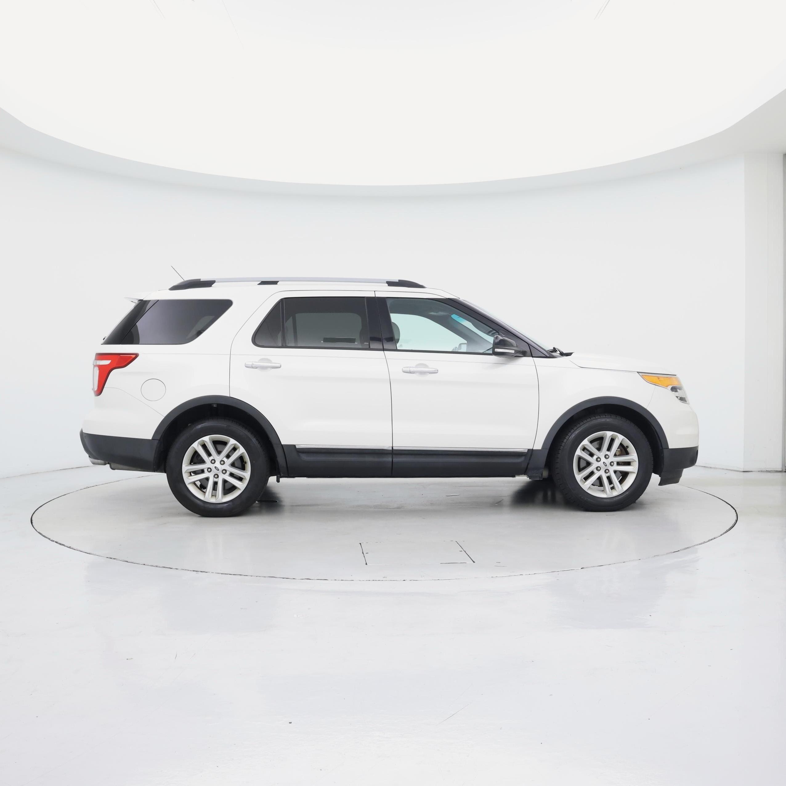 Thumbnail: 2015 Ford Explorer - 7