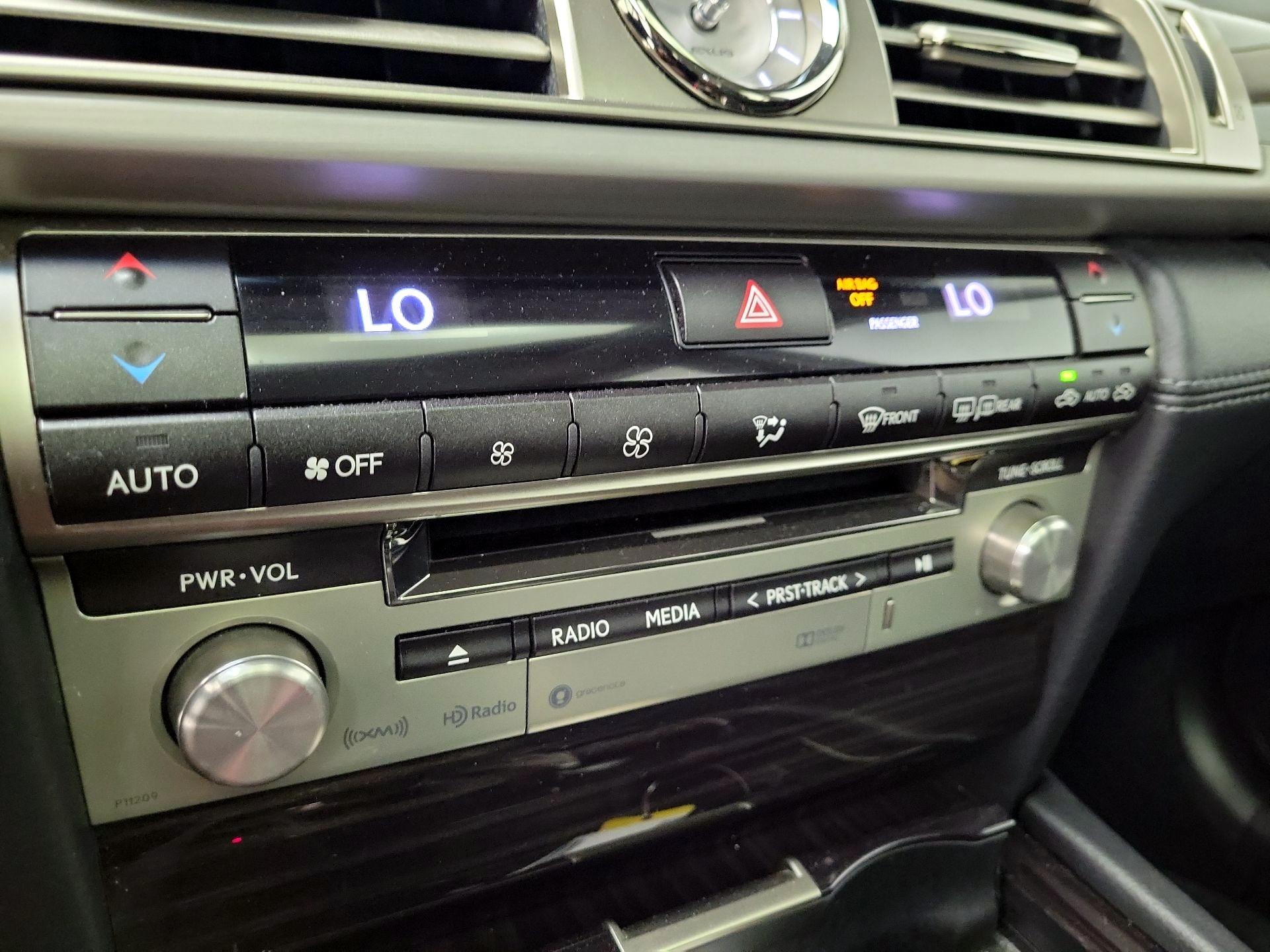 Thumbnail: 2016 Lexus LS - 17